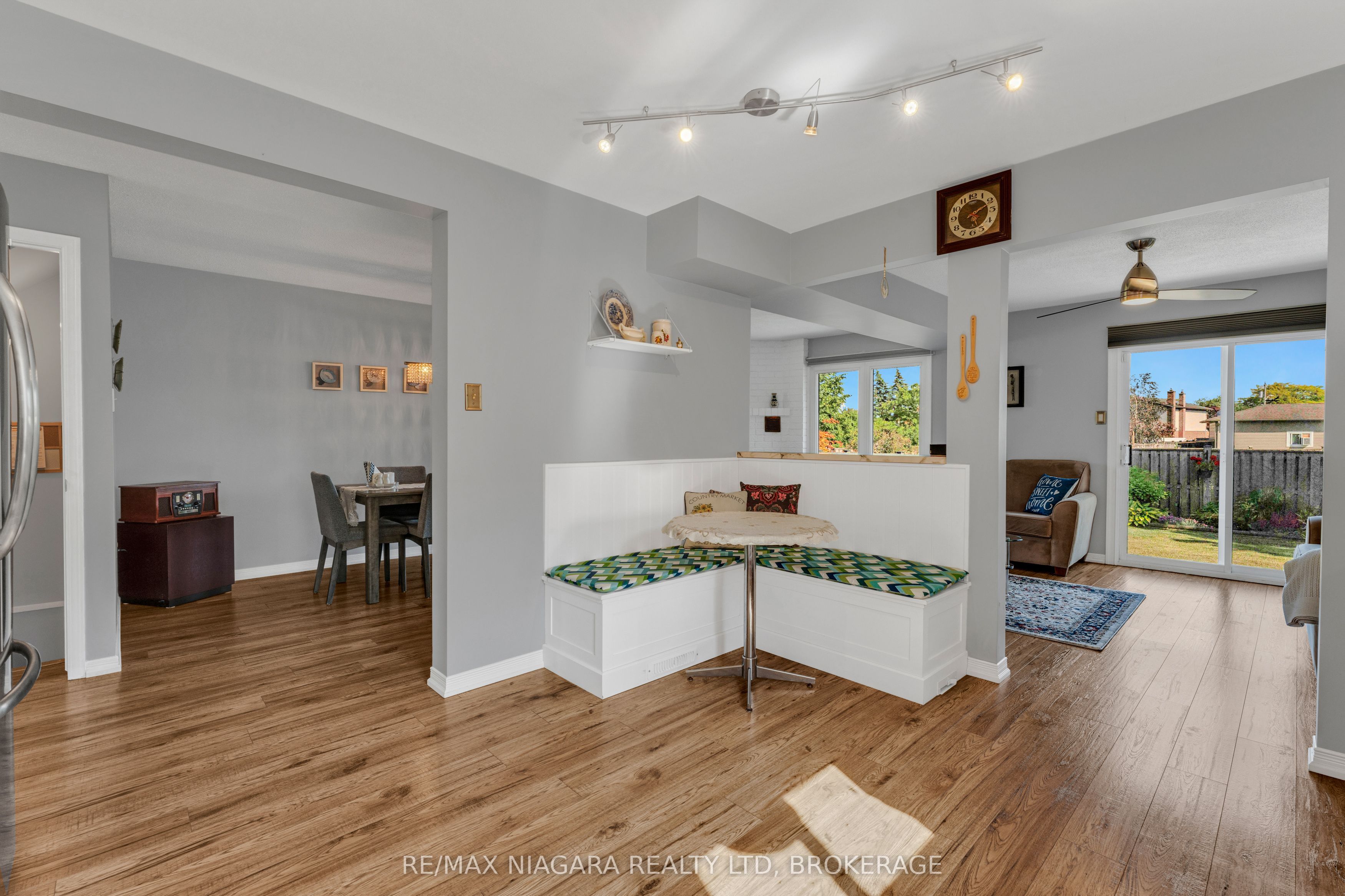 642 Carlton Street Property Photo 7