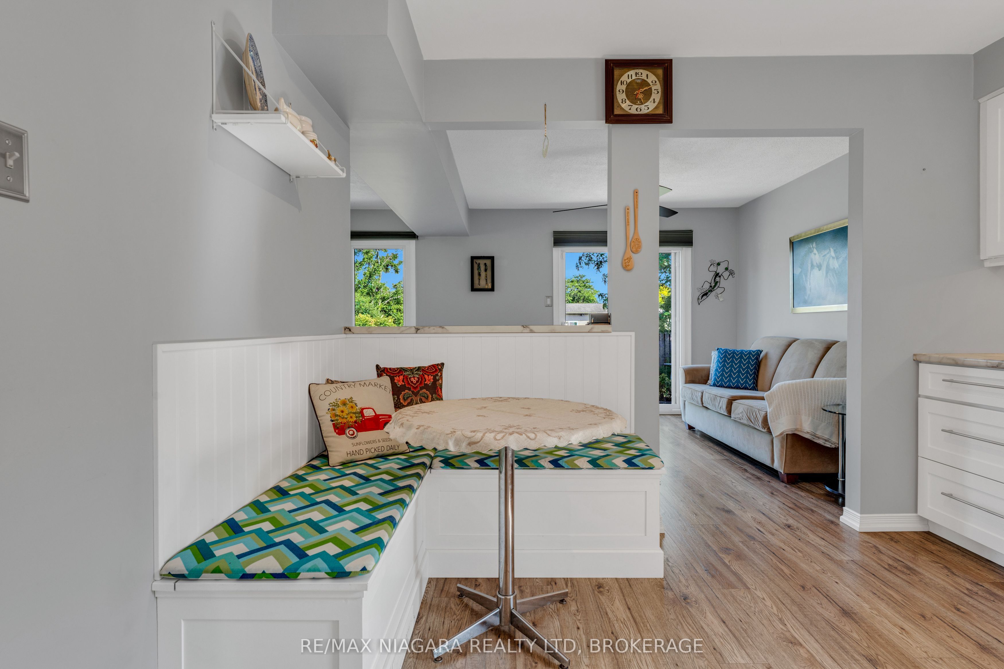 642 Carlton Street Property Photo 8