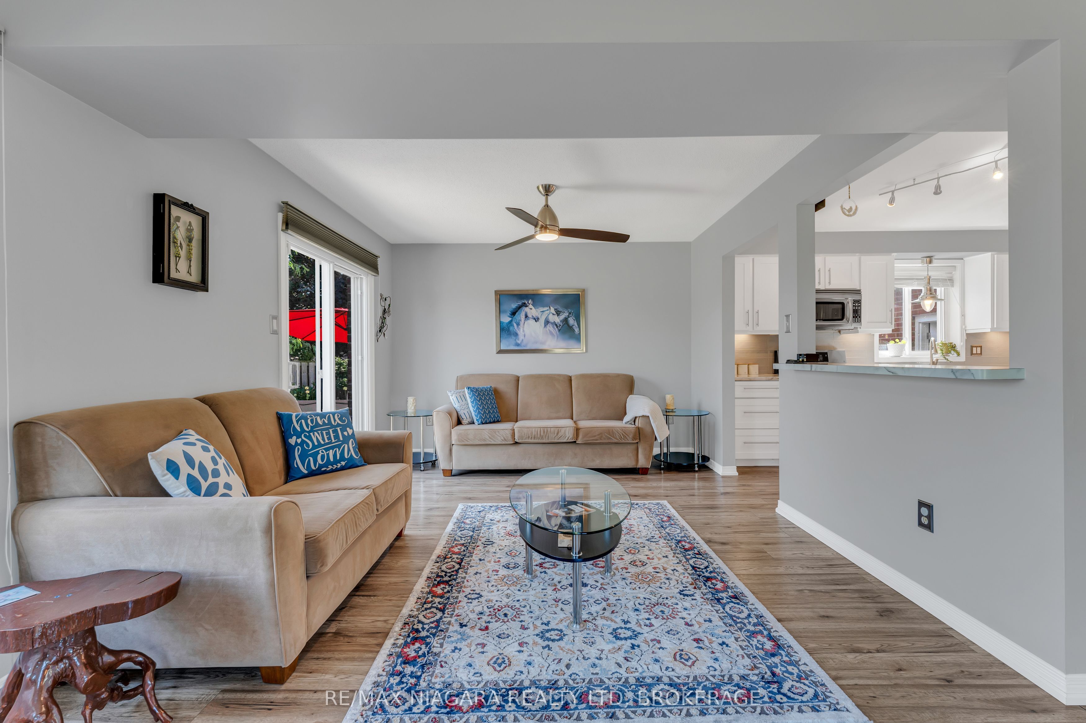 642 Carlton Street Property Photo 11