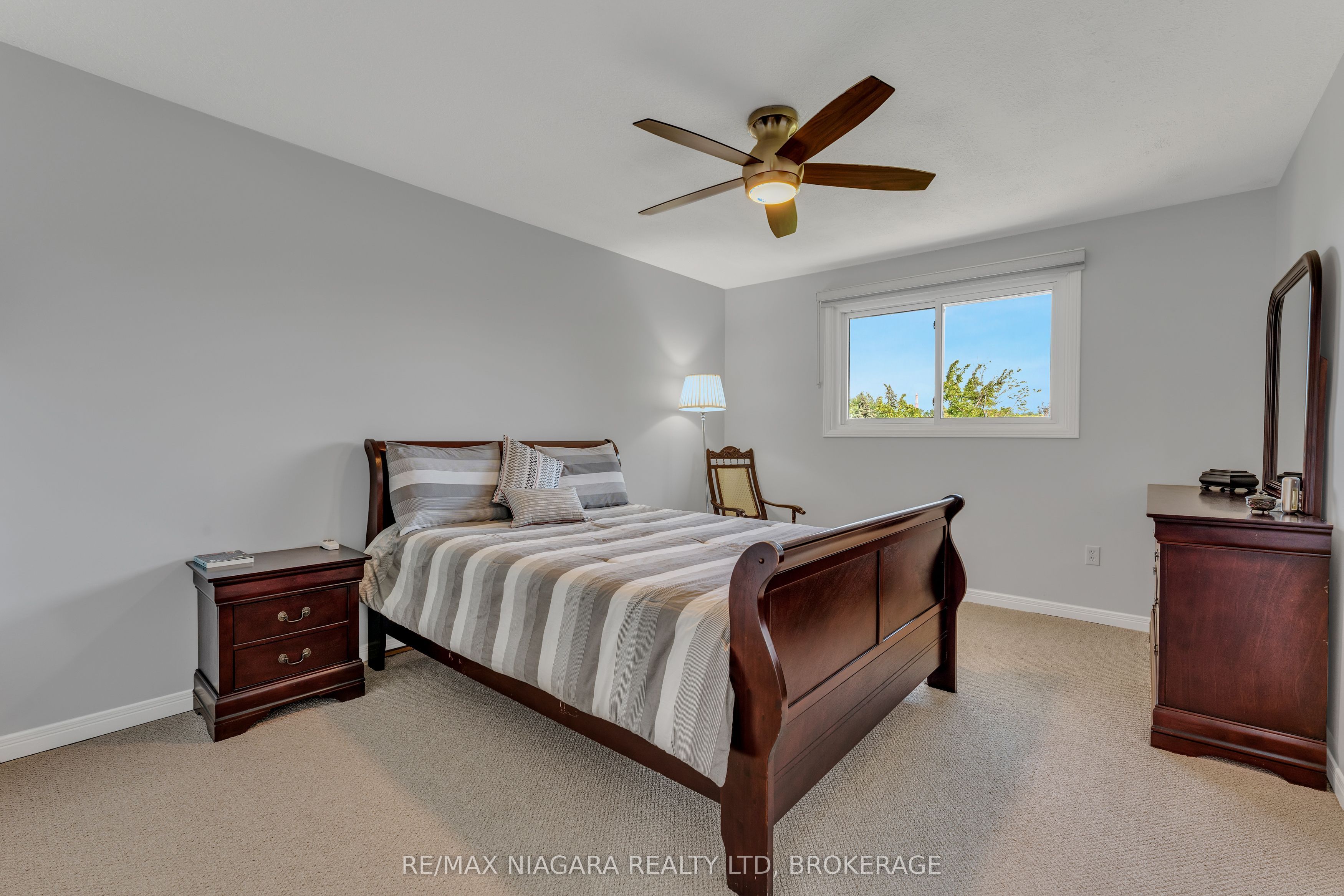 642 Carlton Street Property Photo 14