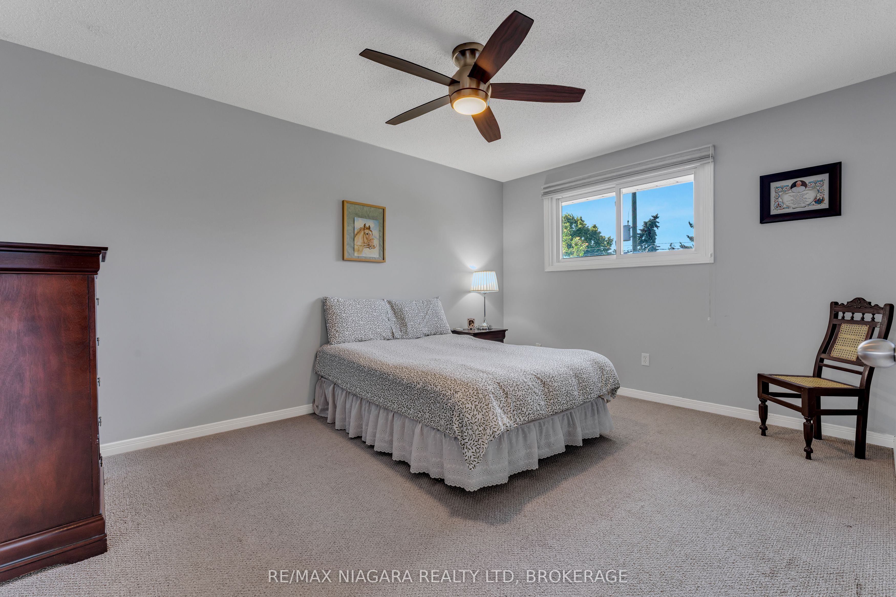 642 Carlton Street Property Photo 16