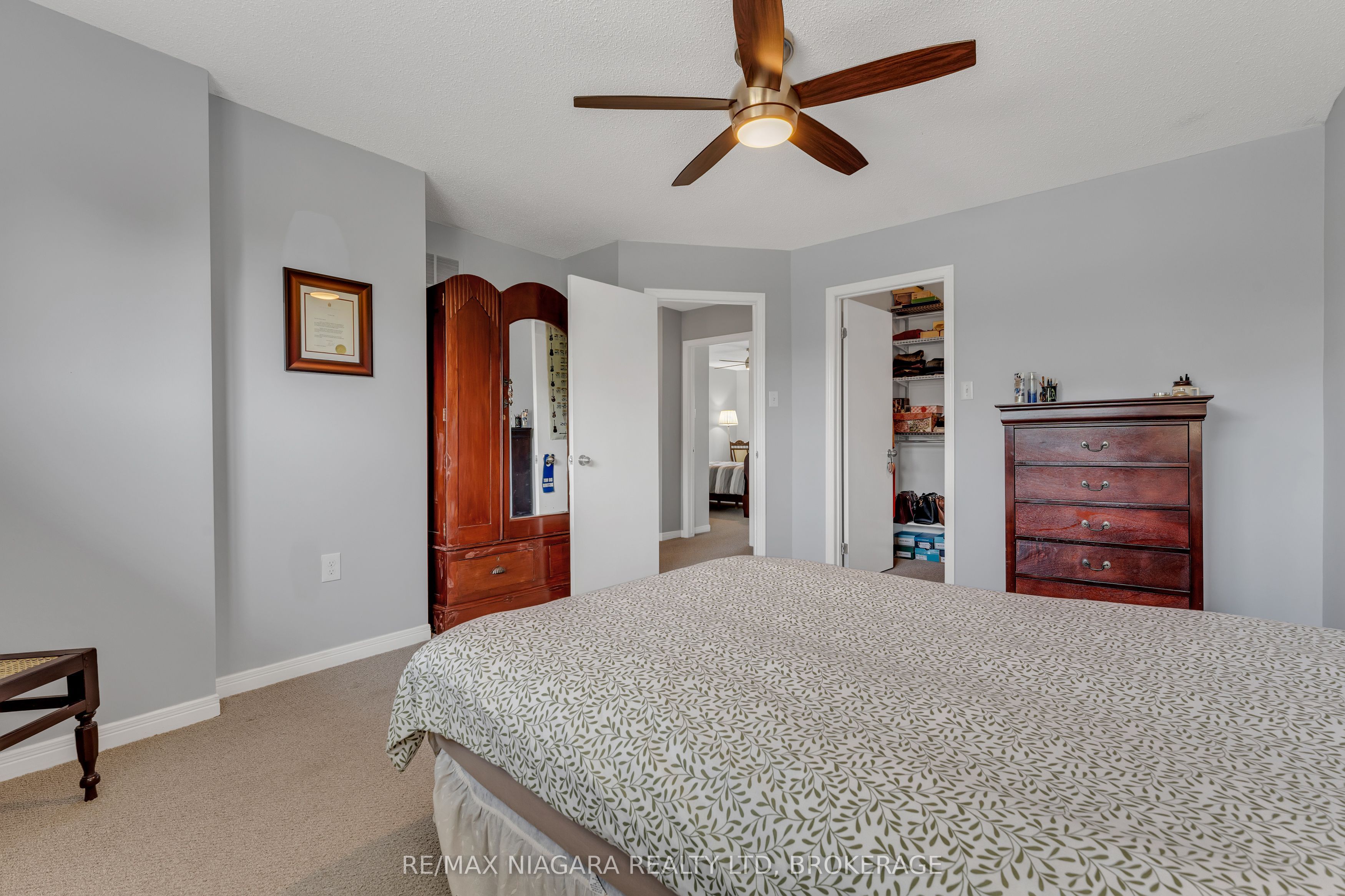 642 Carlton Street Property Photo 17
