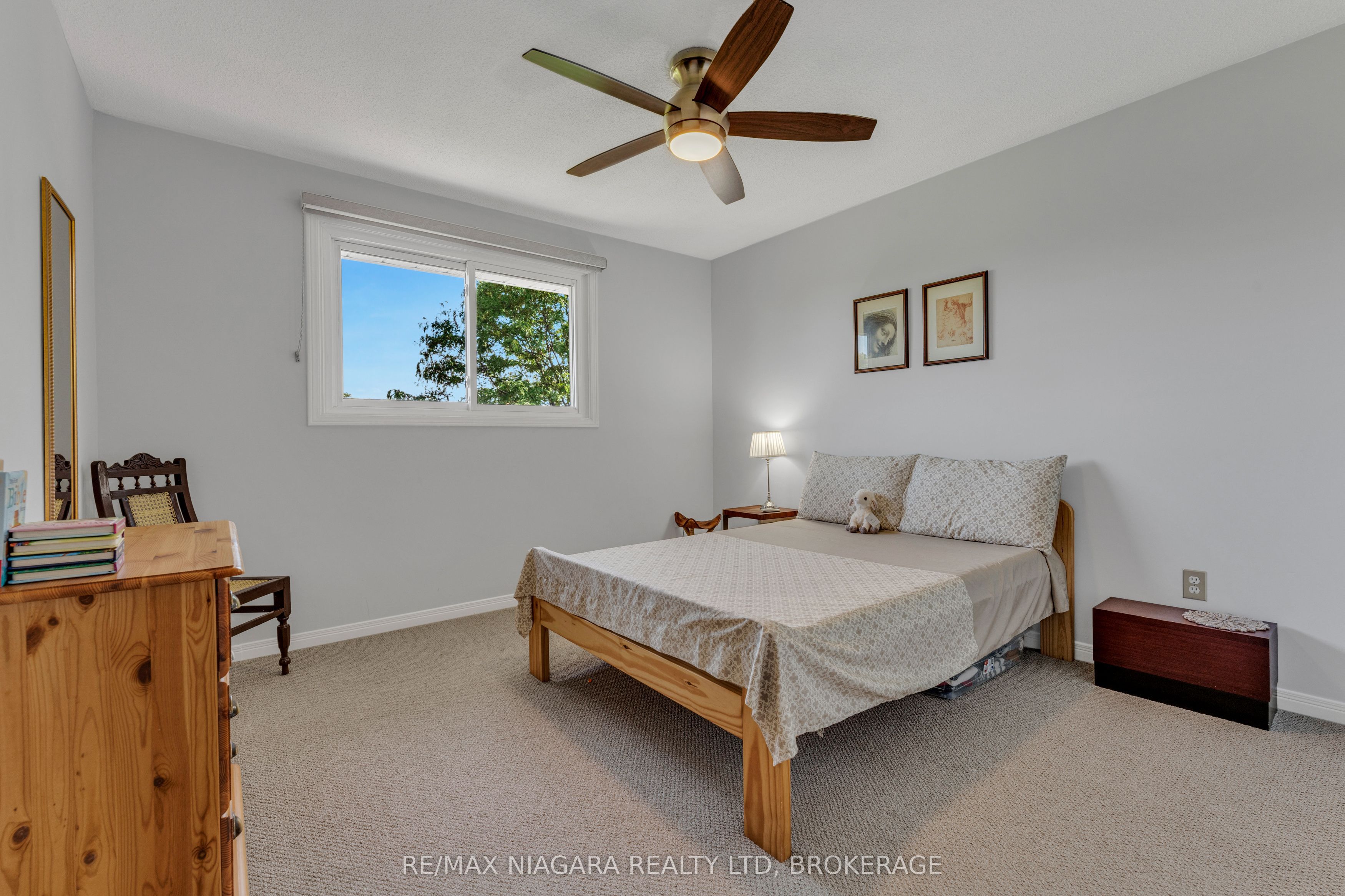 642 Carlton Street Property Photo 18