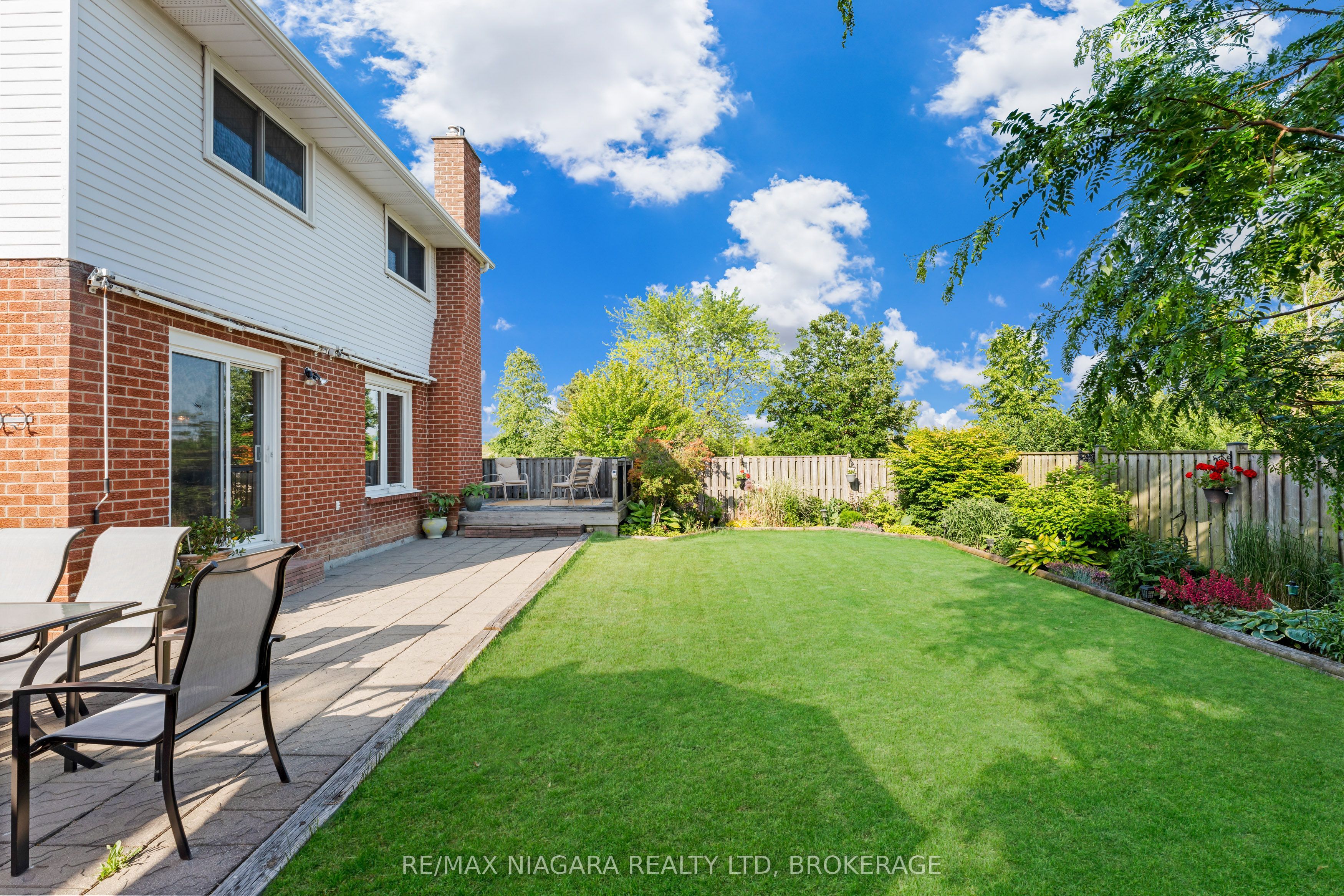 642 Carlton Street Property Photo 26