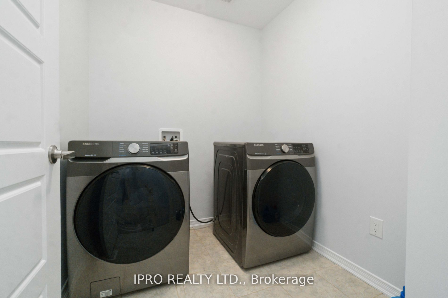17 Armes Street Property Photo 25