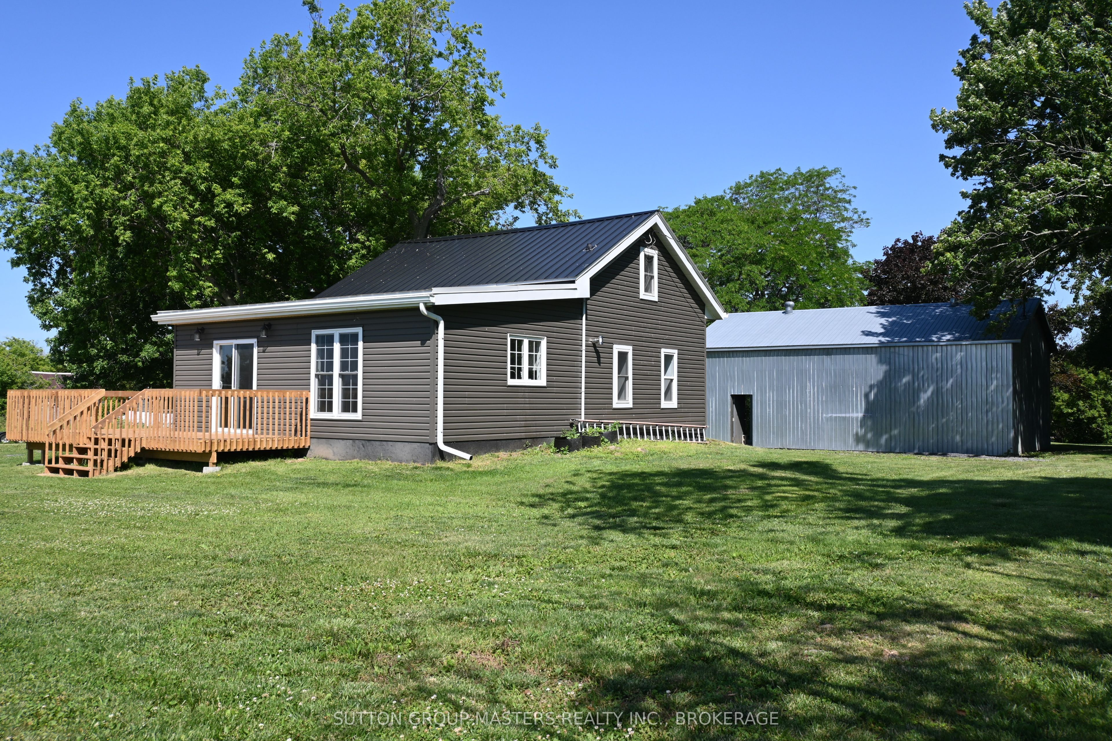 5175 Front Road Property Photo 1