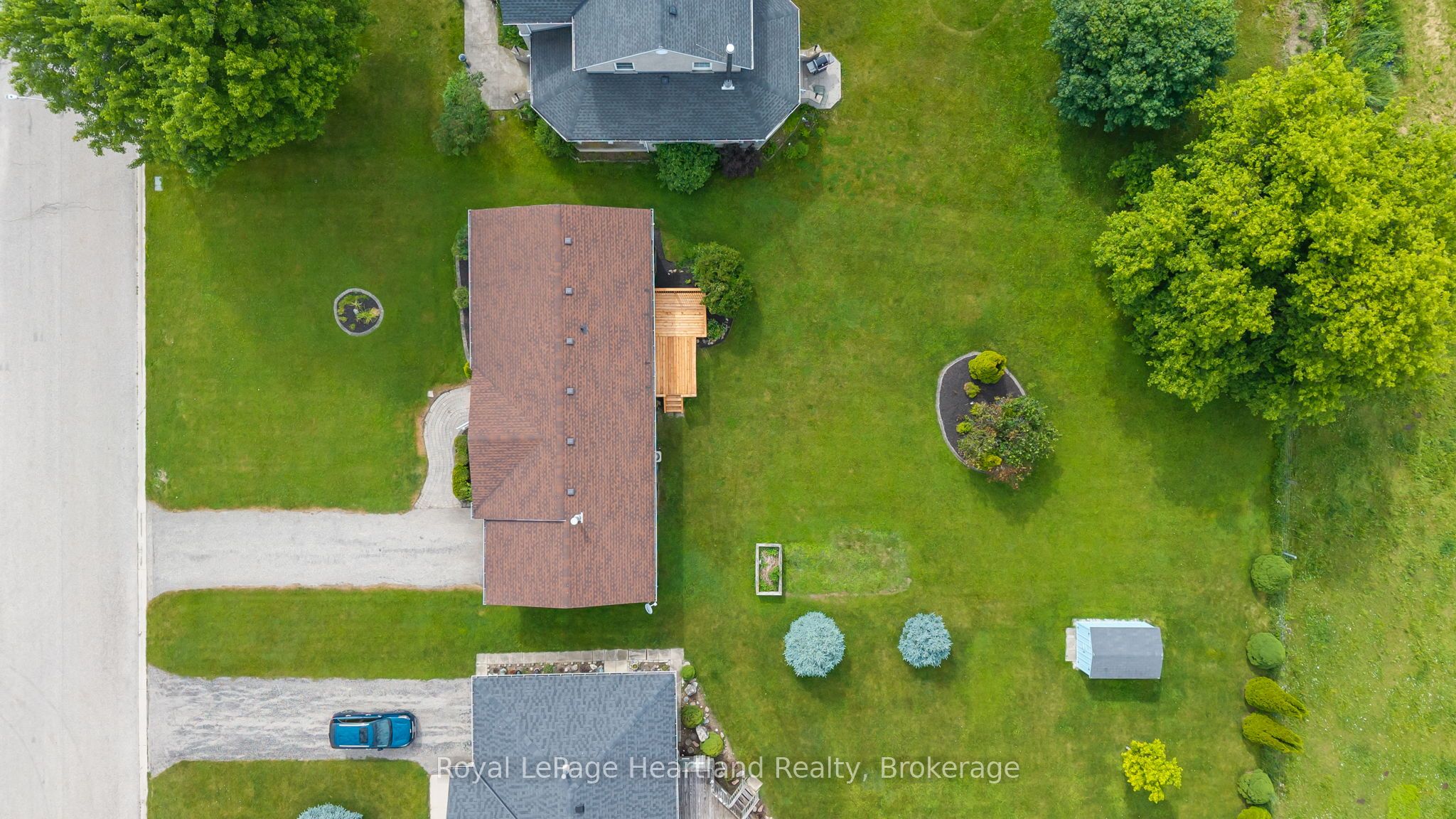 214 Margaret Street S Property Photo 3