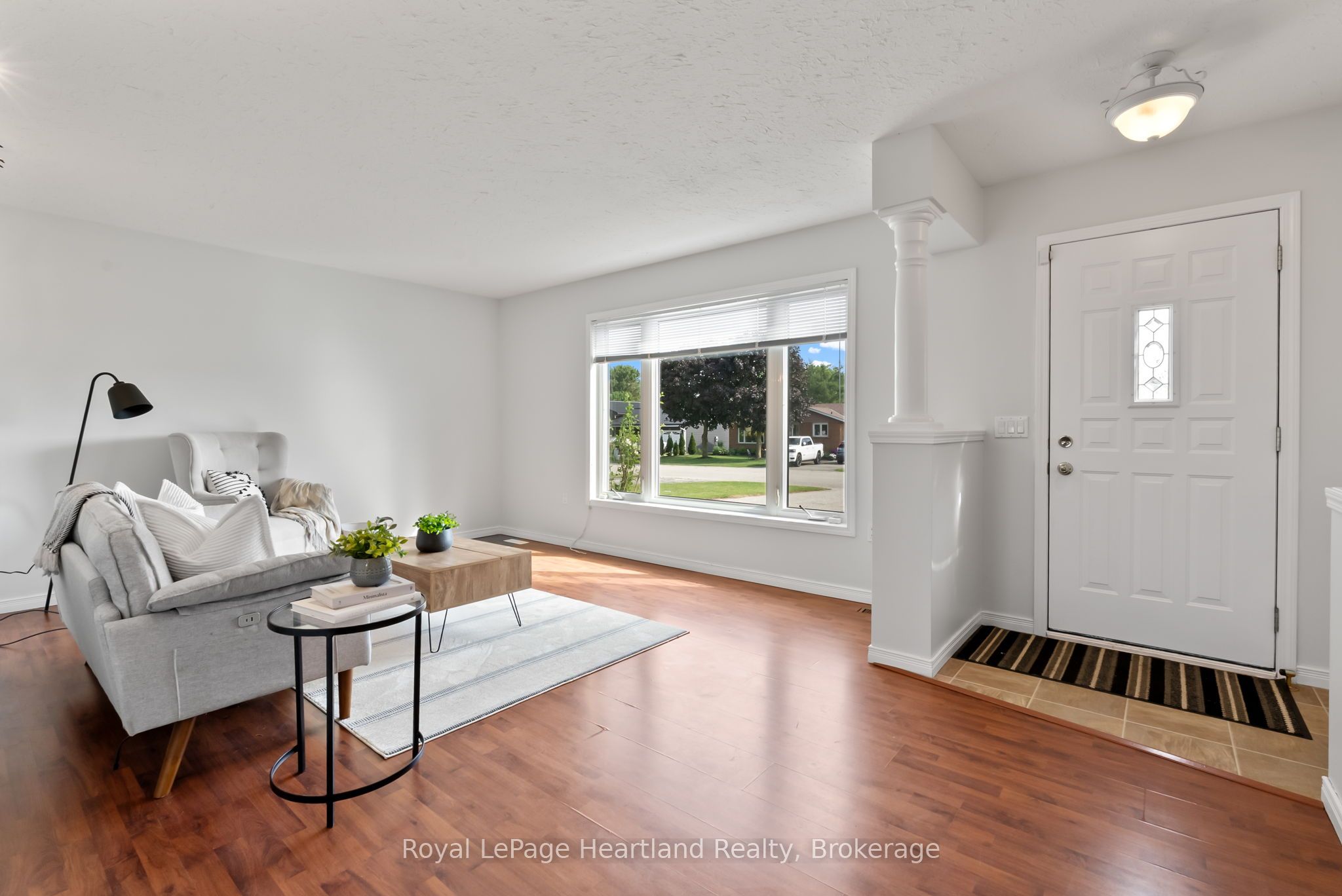214 Margaret Street S Property Photo 11