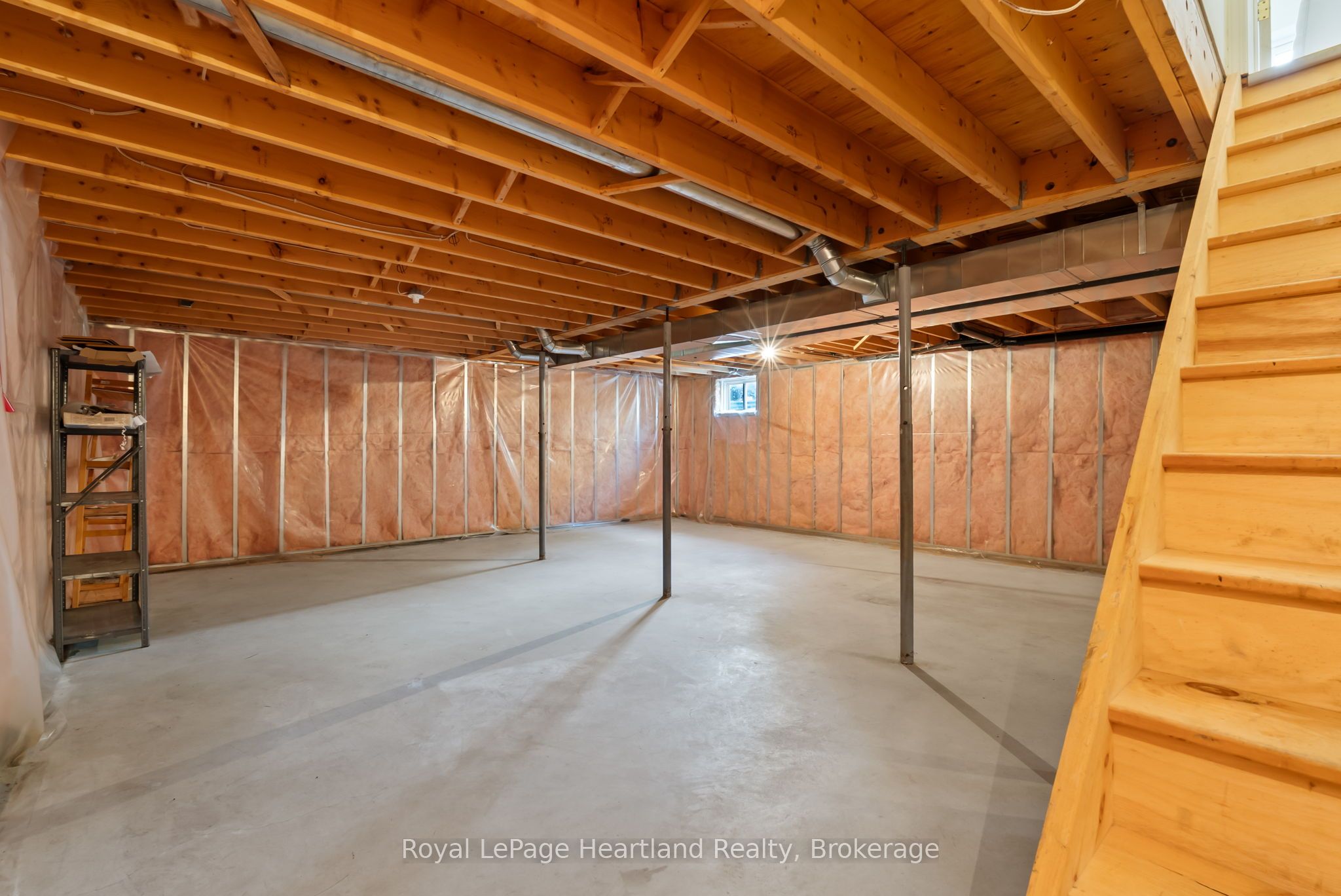 214 Margaret Street S Property Photo 26