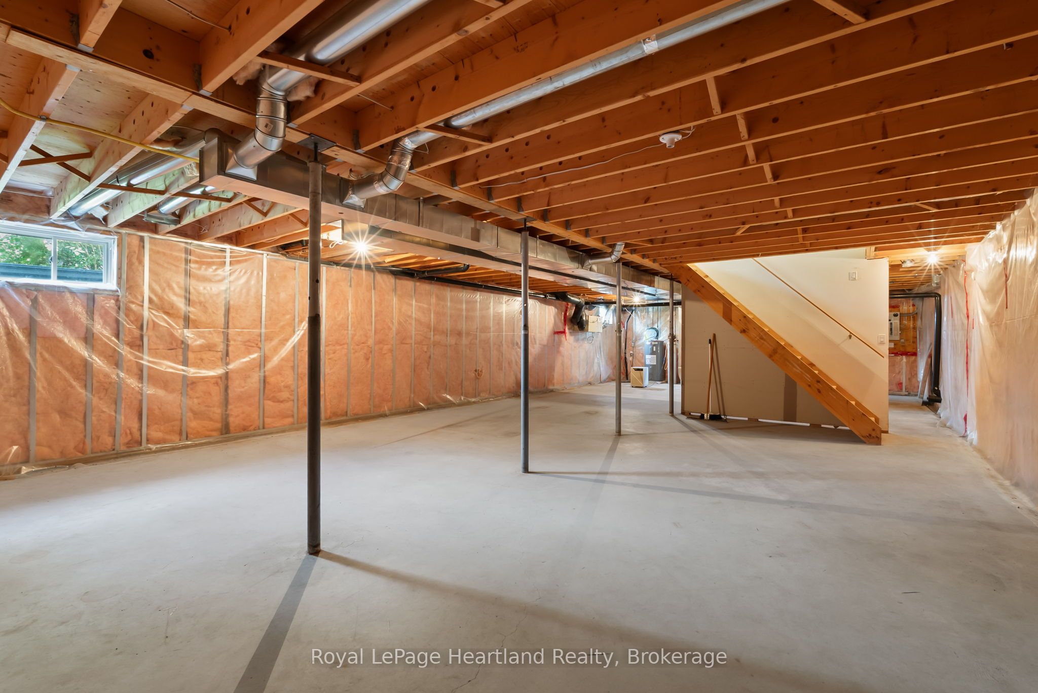 214 Margaret Street S Property Photo 27