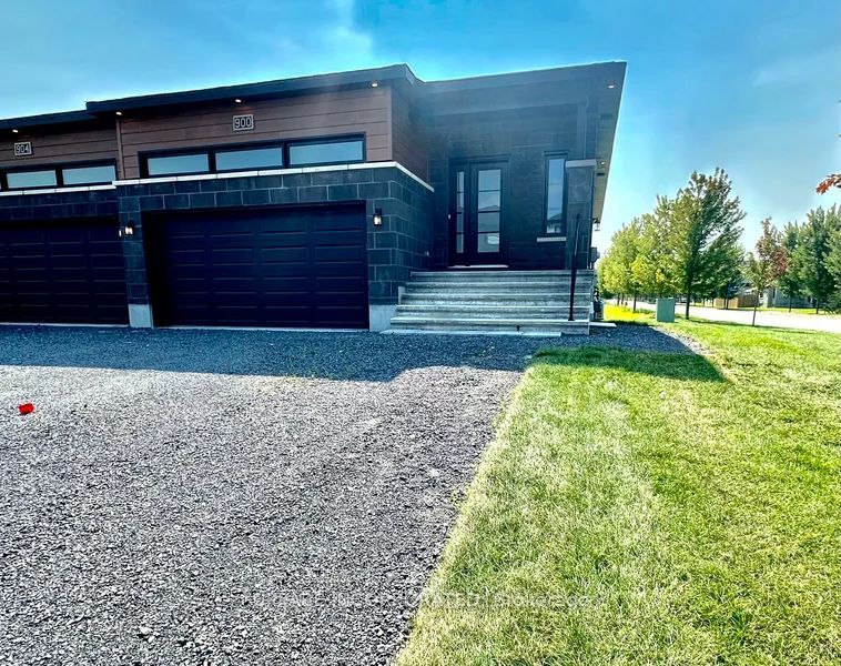 900 Chablis Crescent Property Photo 1