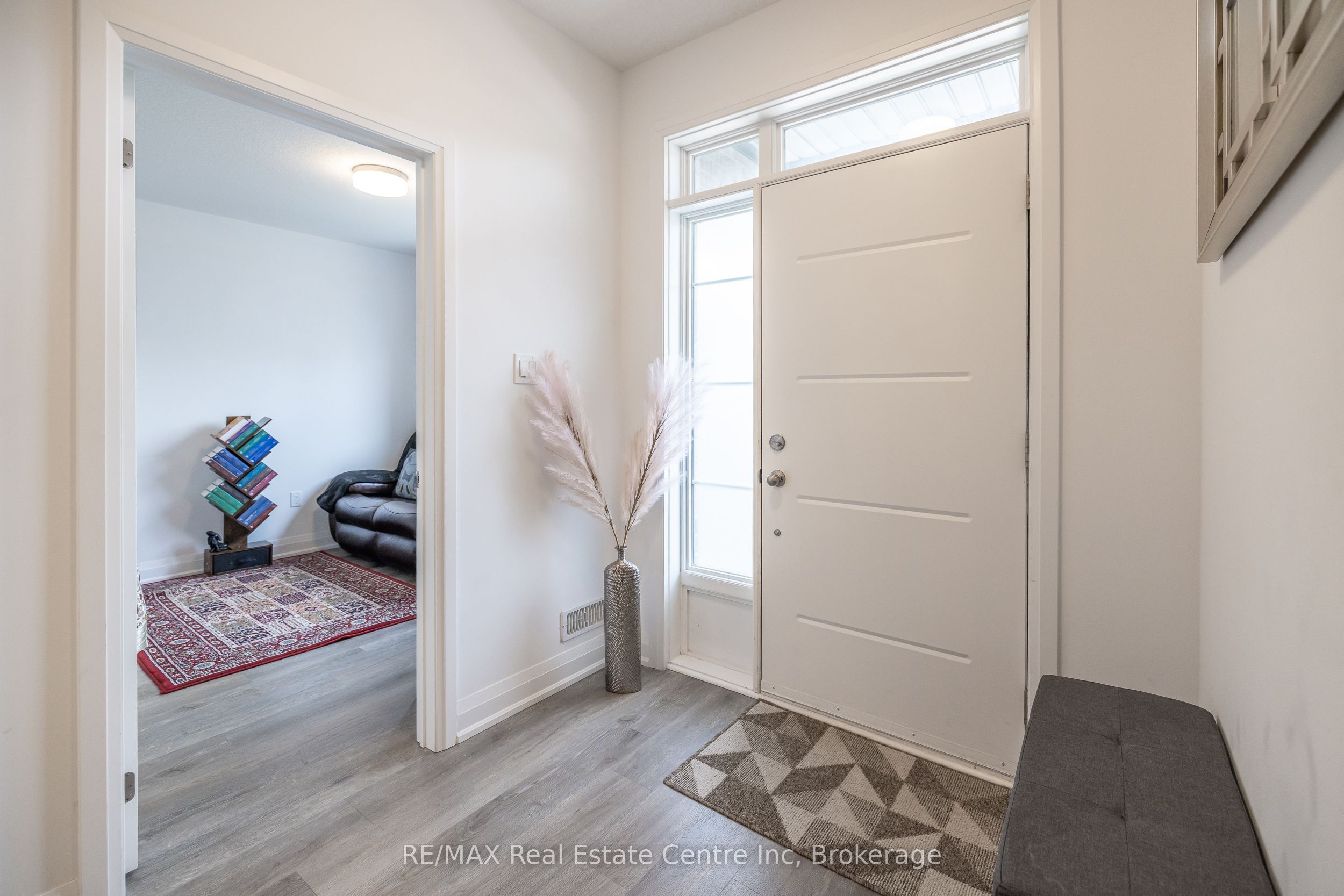 170 Huron Street Property Photo 2