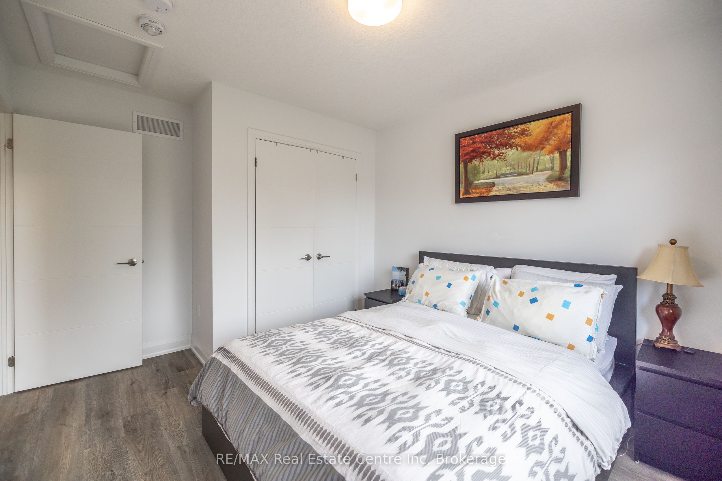 170 Huron Street Property Photo 17