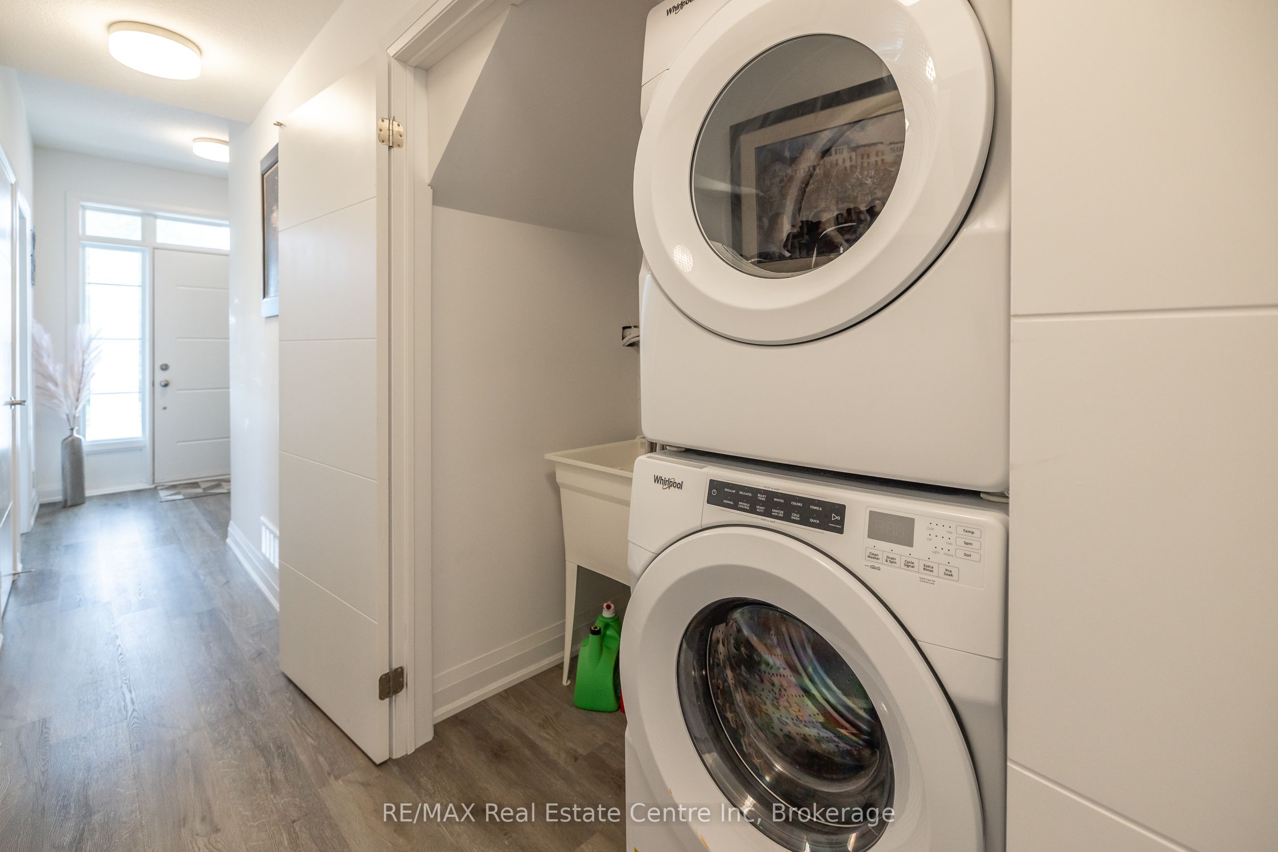 170 Huron Street Property Photo 22