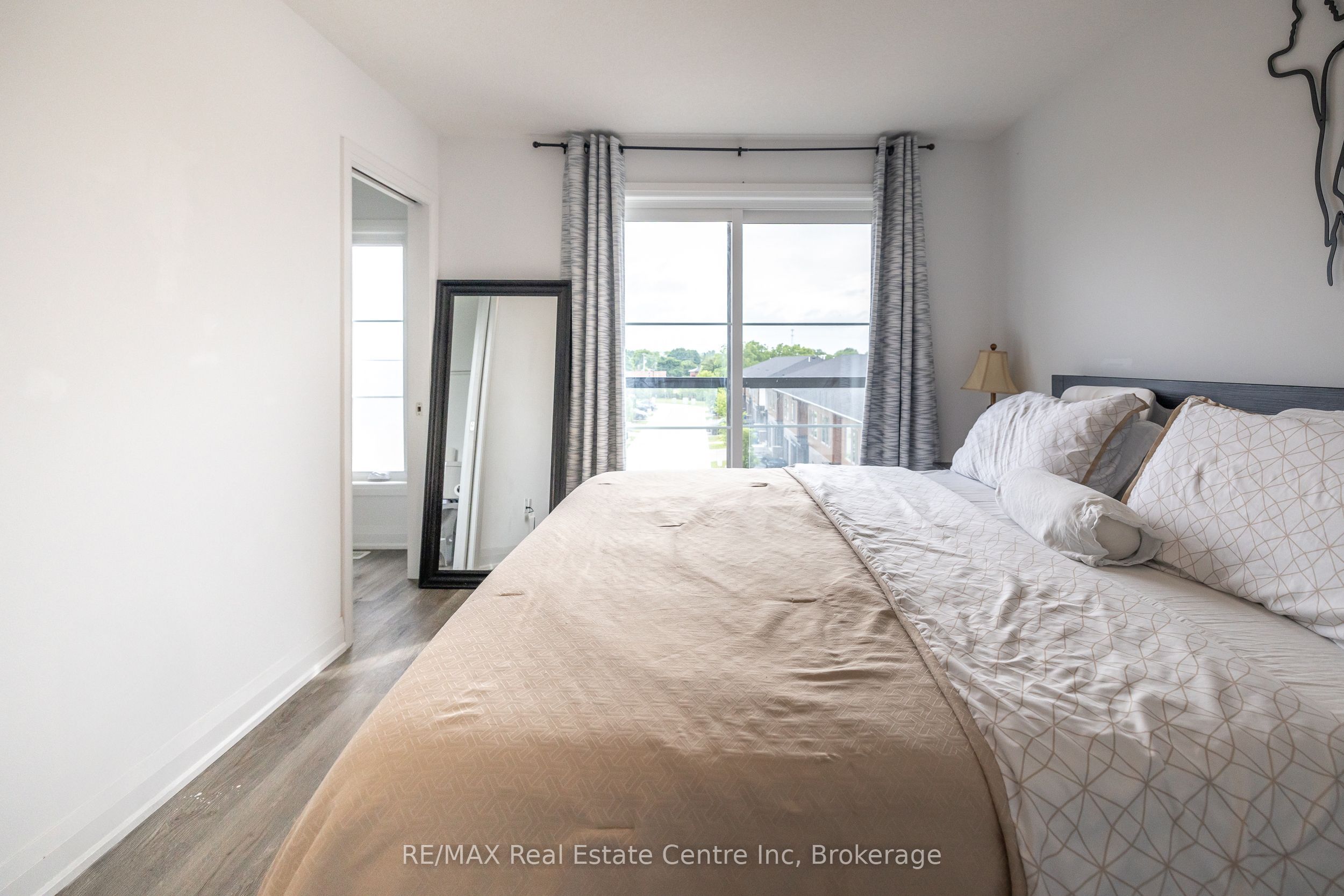 170 Huron Street Property Photo 27