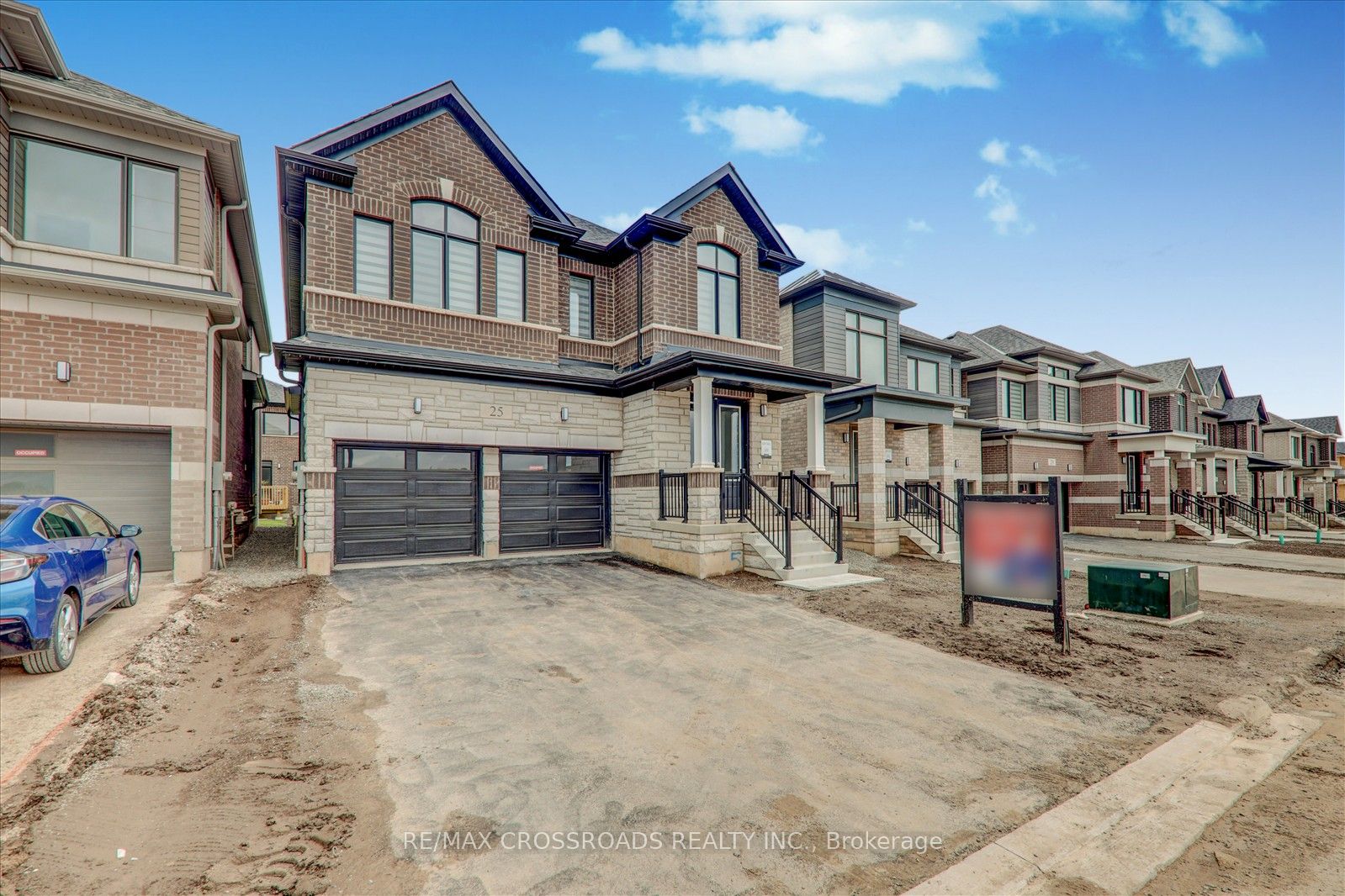 25 Player Drive Property Photo 1