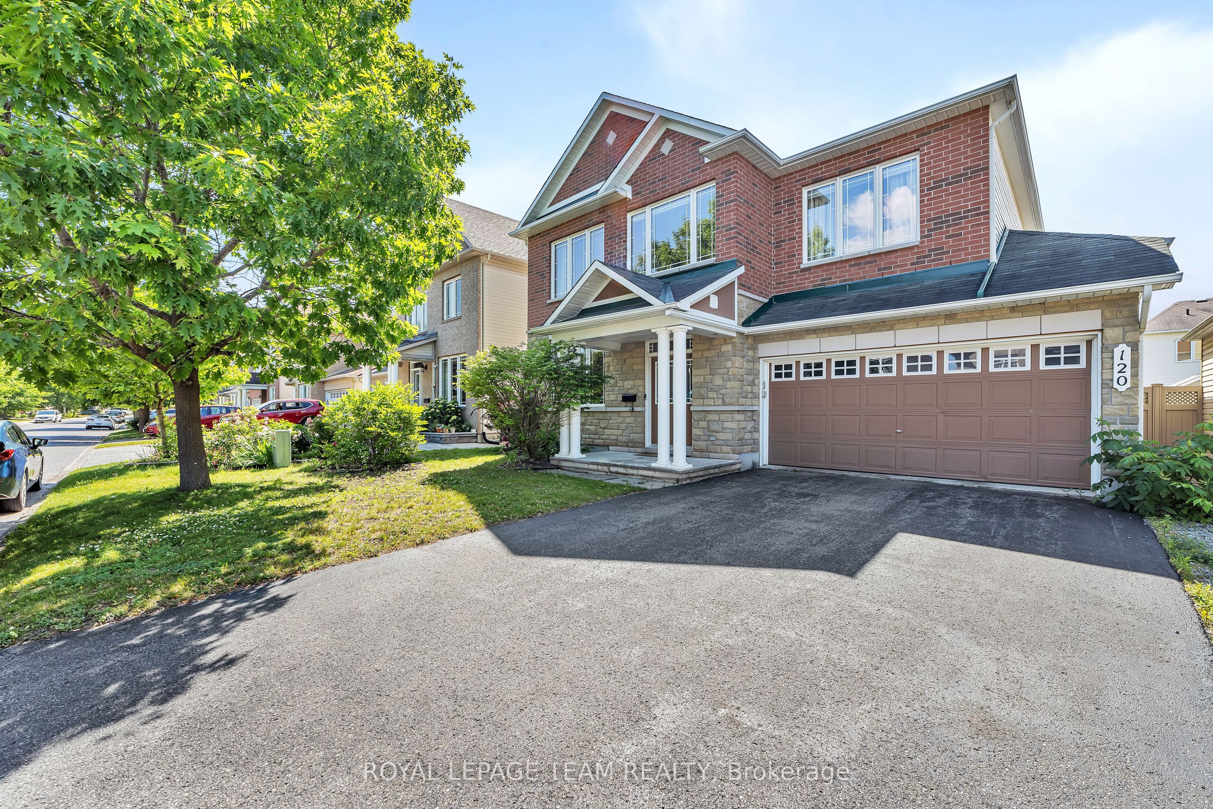 120 Tapestry Drive Property Photo 1