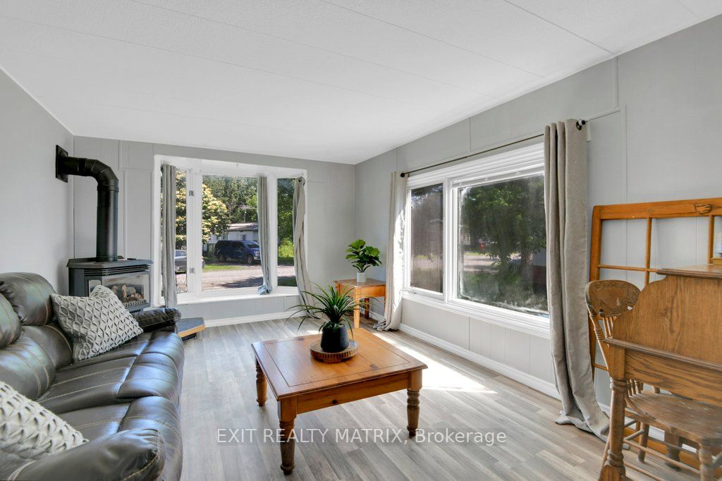 8930 Lynwood Park Private Property Photo 6