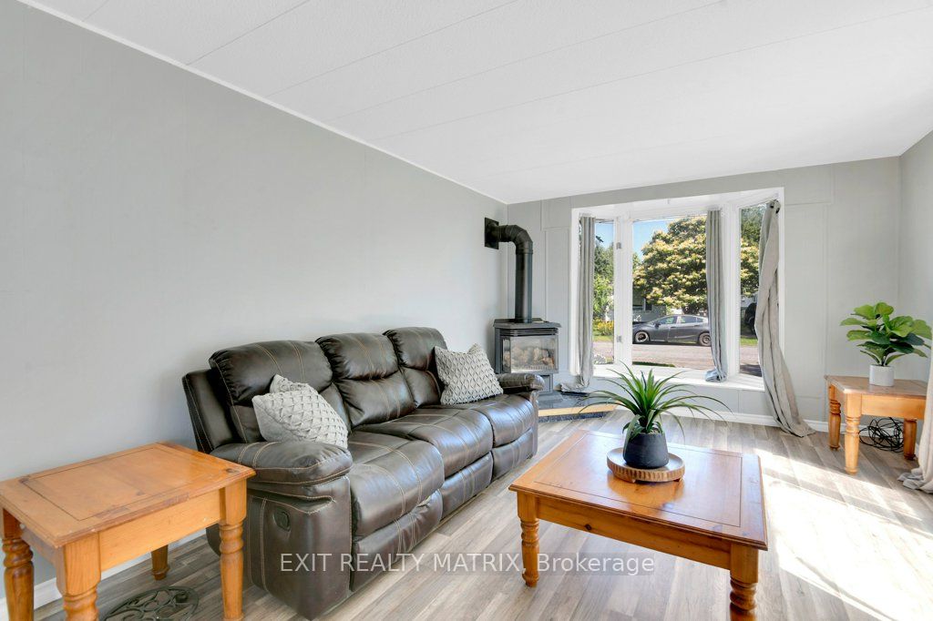 8930 Lynwood Park Private Property Photo 8