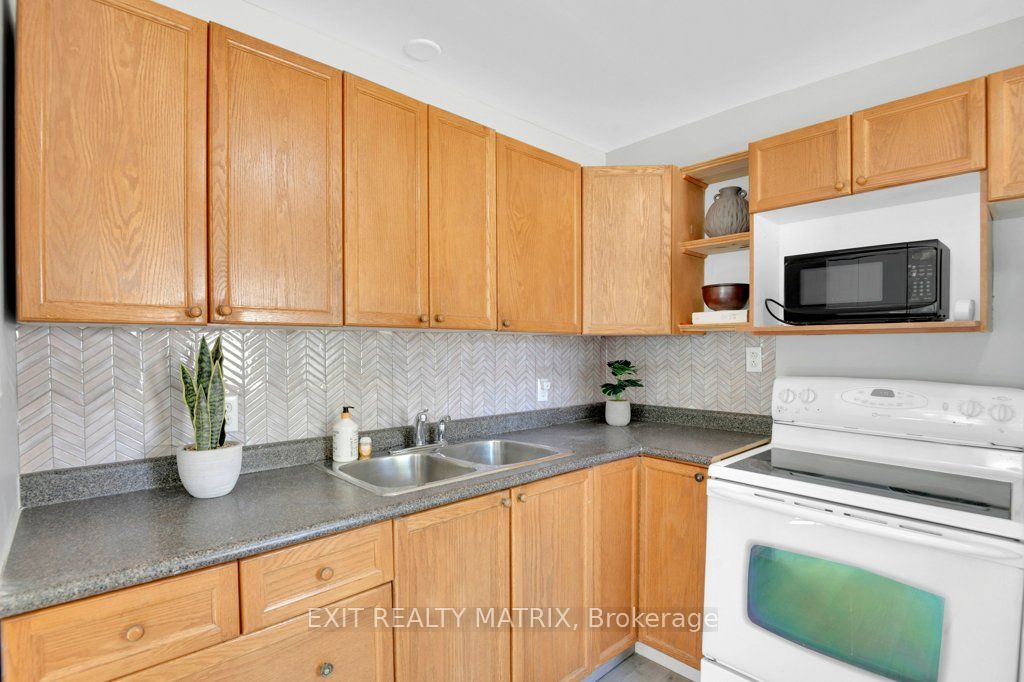 8930 Lynwood Park Private Property Photo 14