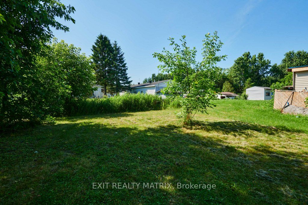 8930 Lynwood Park Private Property Photo 26