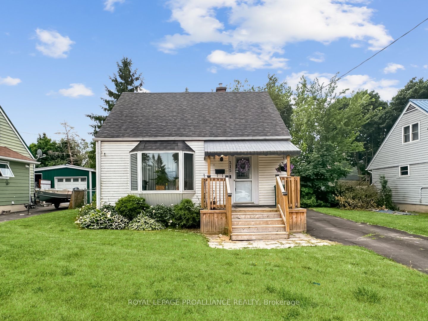 215 Pine Street Property Photo 1