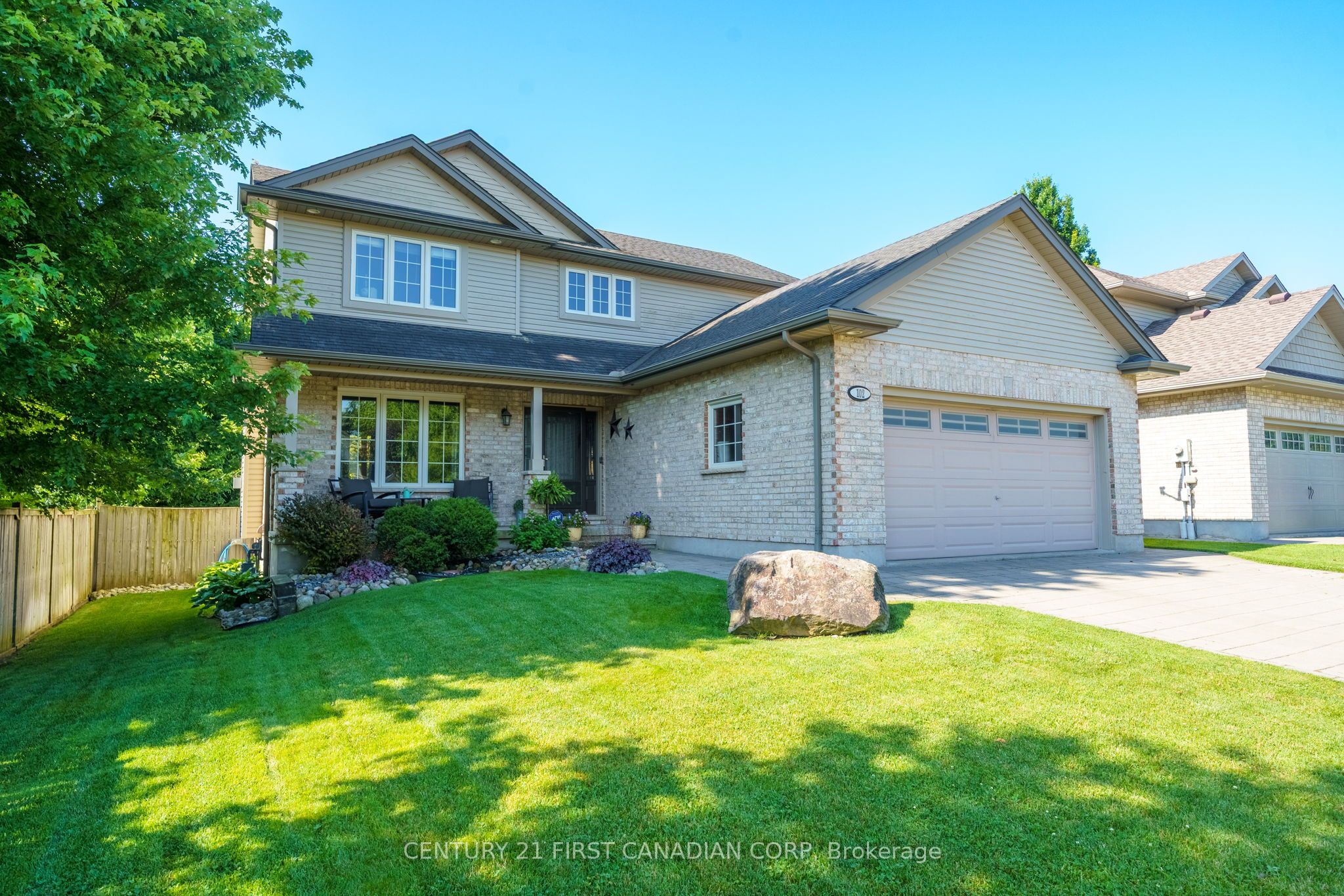 102 Steven Street Property Photo 1