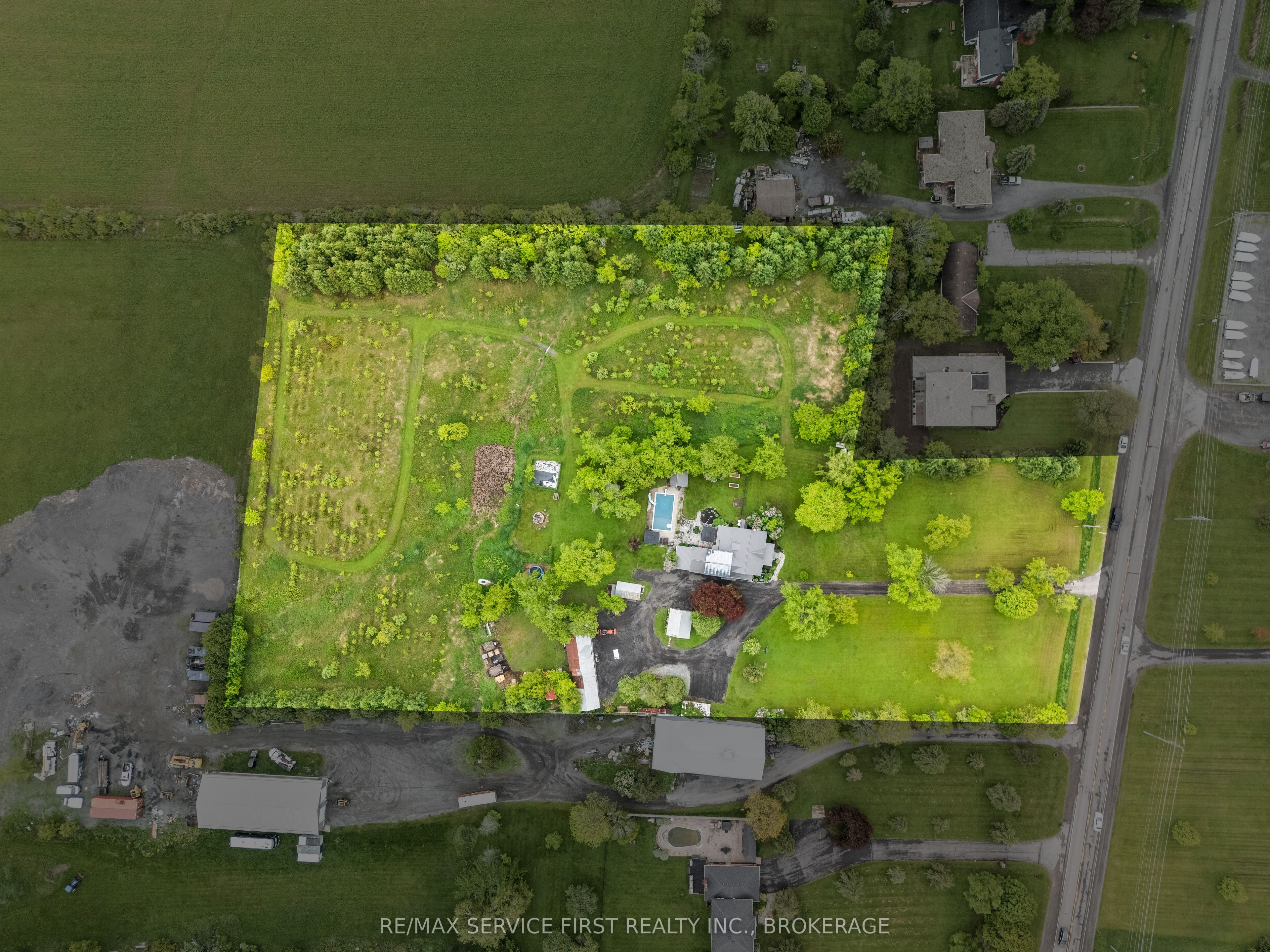 3674 Princess Street Property Photo 6