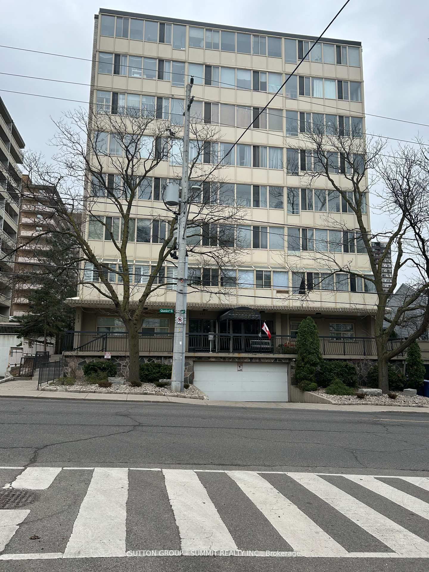 101 Queen St S Property Photo 1