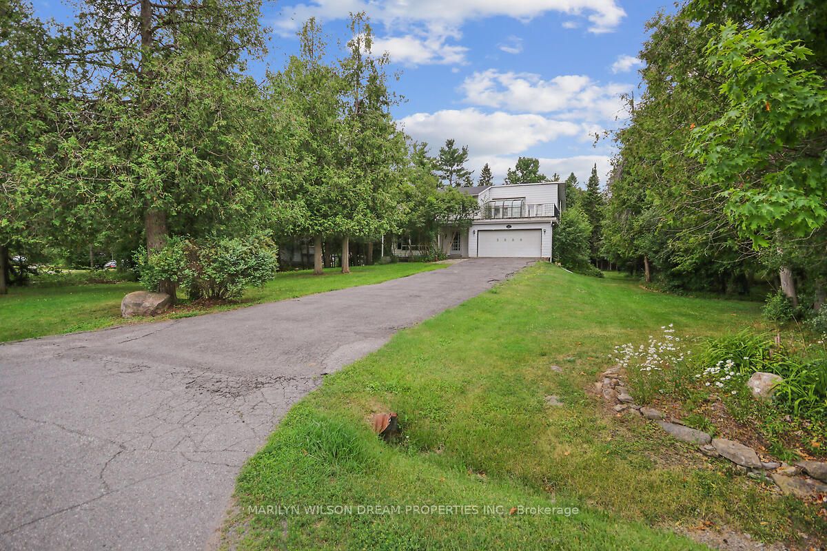 3089 Barlow Crescent Property Photo 1