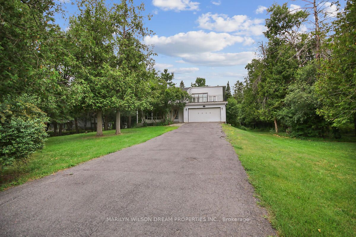 3089 Barlow Crescent Property Photo 2