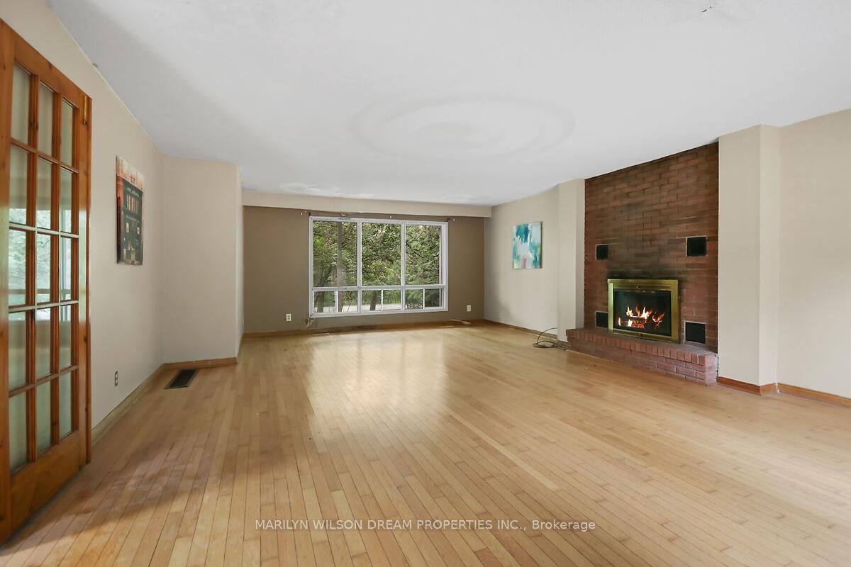 3089 Barlow Crescent Property Photo 4