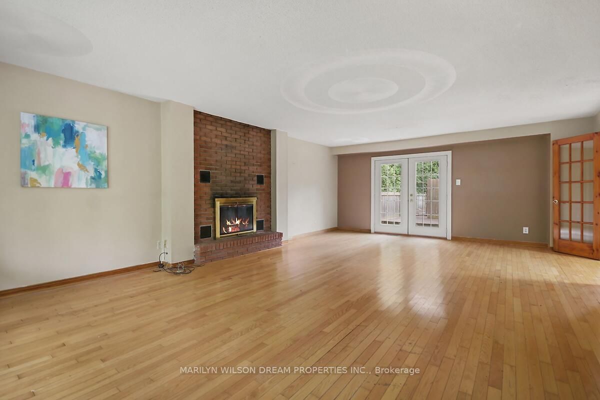 3089 Barlow Crescent Property Photo 5