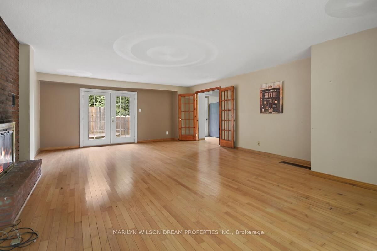 3089 Barlow Crescent Property Photo 7