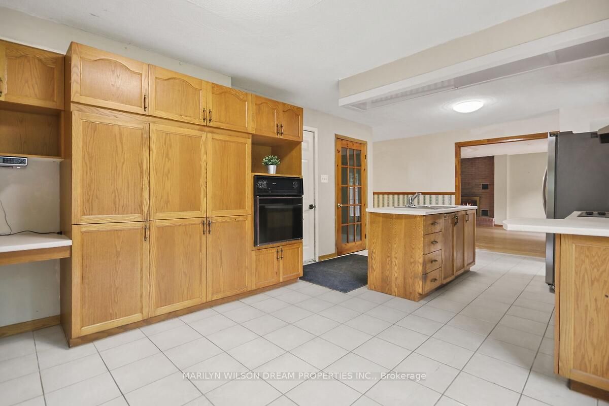 3089 Barlow Crescent Property Photo 9