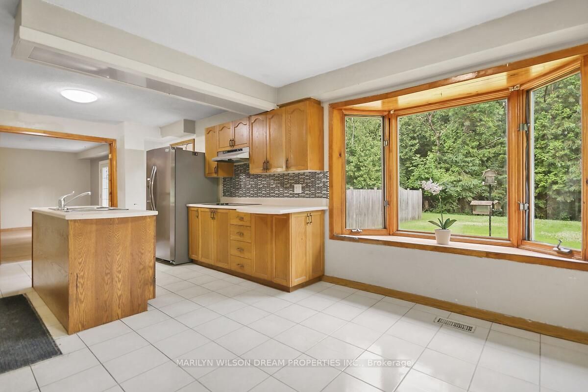 3089 Barlow Crescent Property Photo 10