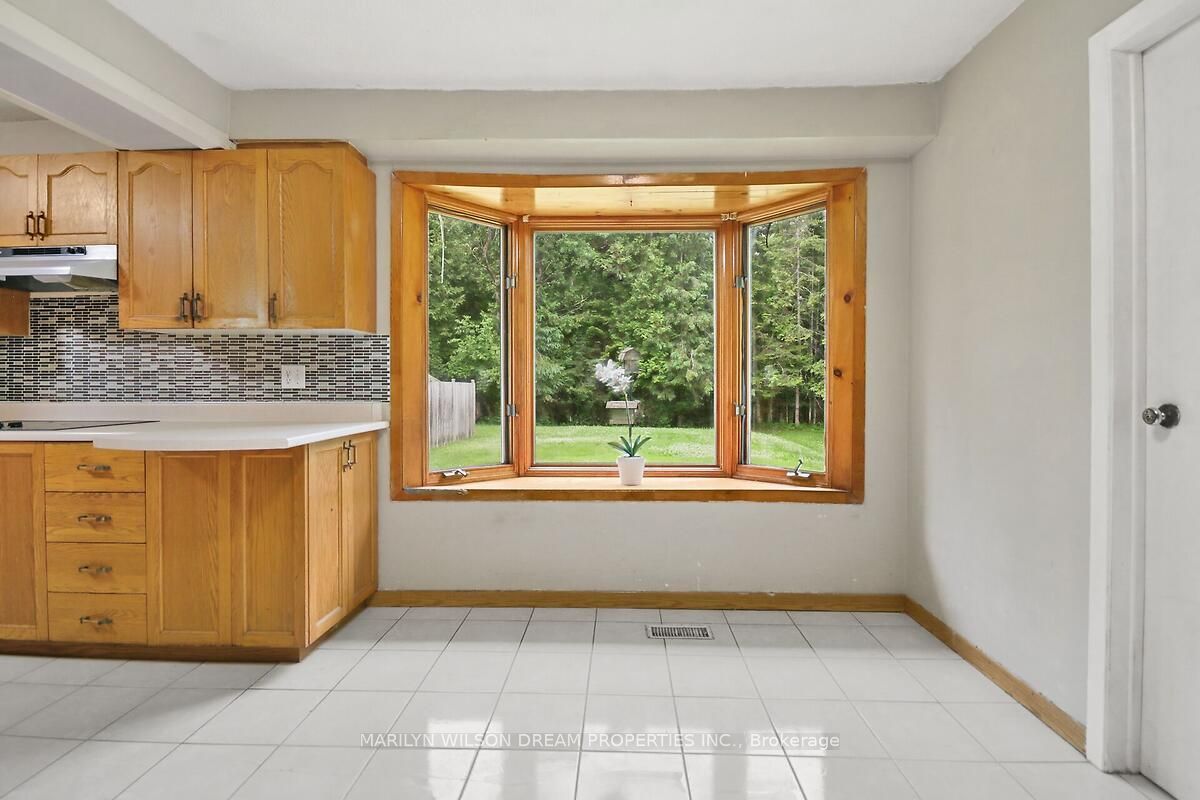 3089 Barlow Crescent Property Photo 11