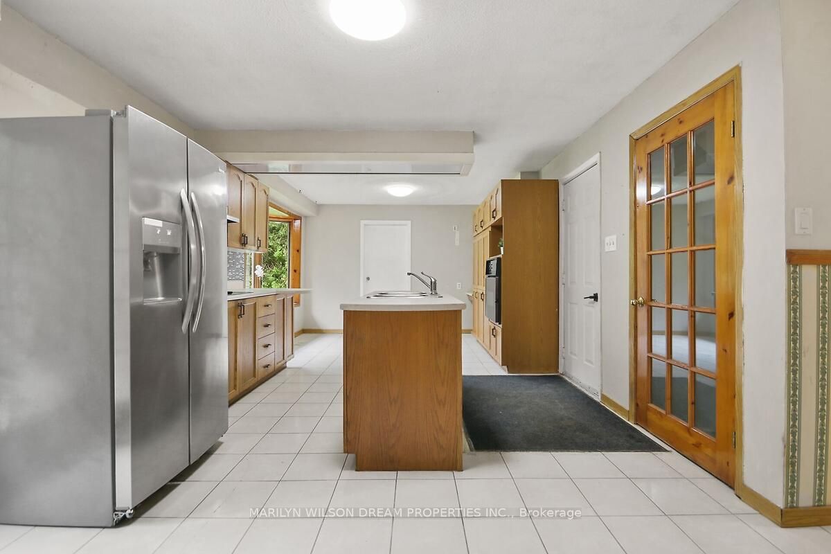 3089 Barlow Crescent Property Photo 14