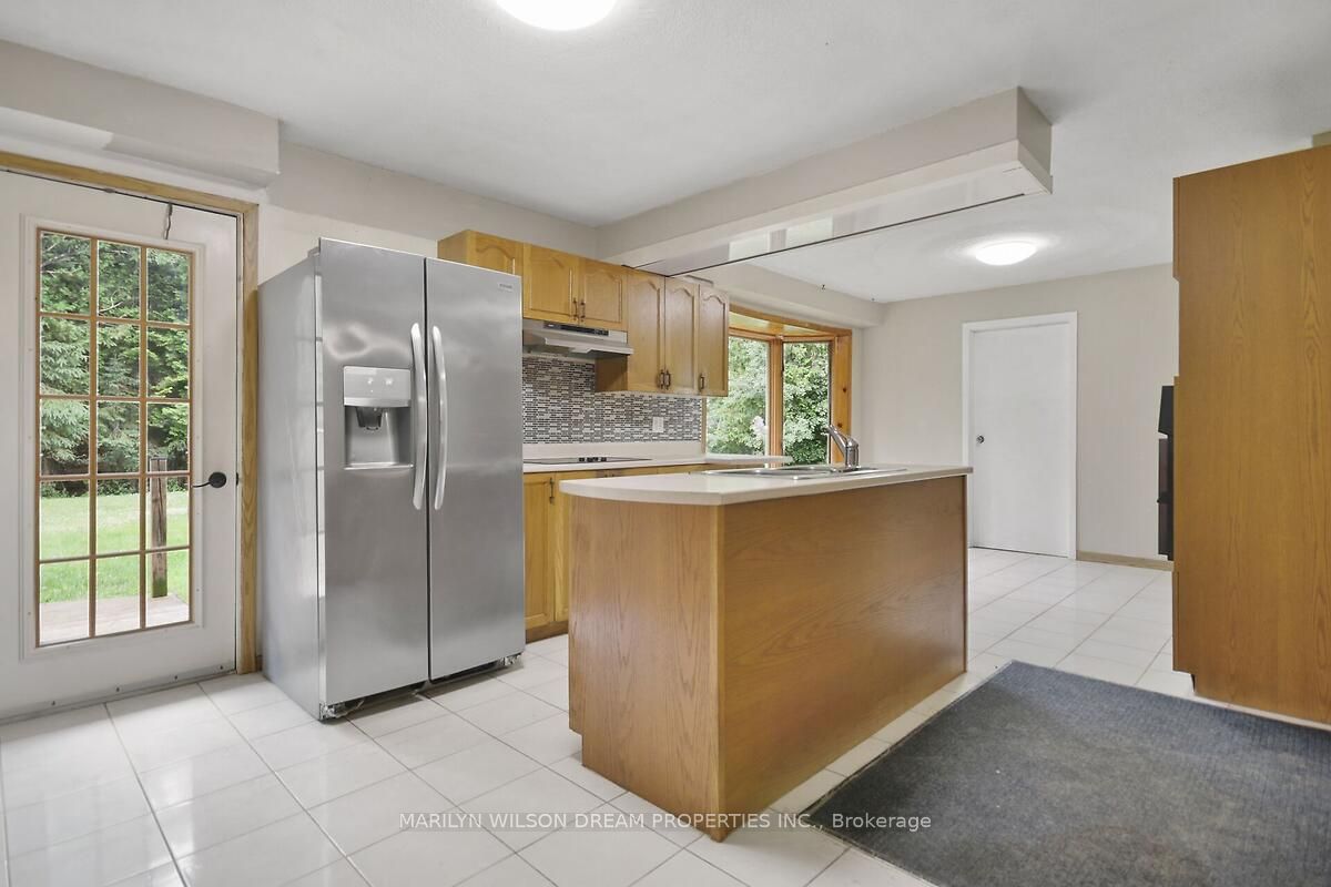 3089 Barlow Crescent Property Photo 15