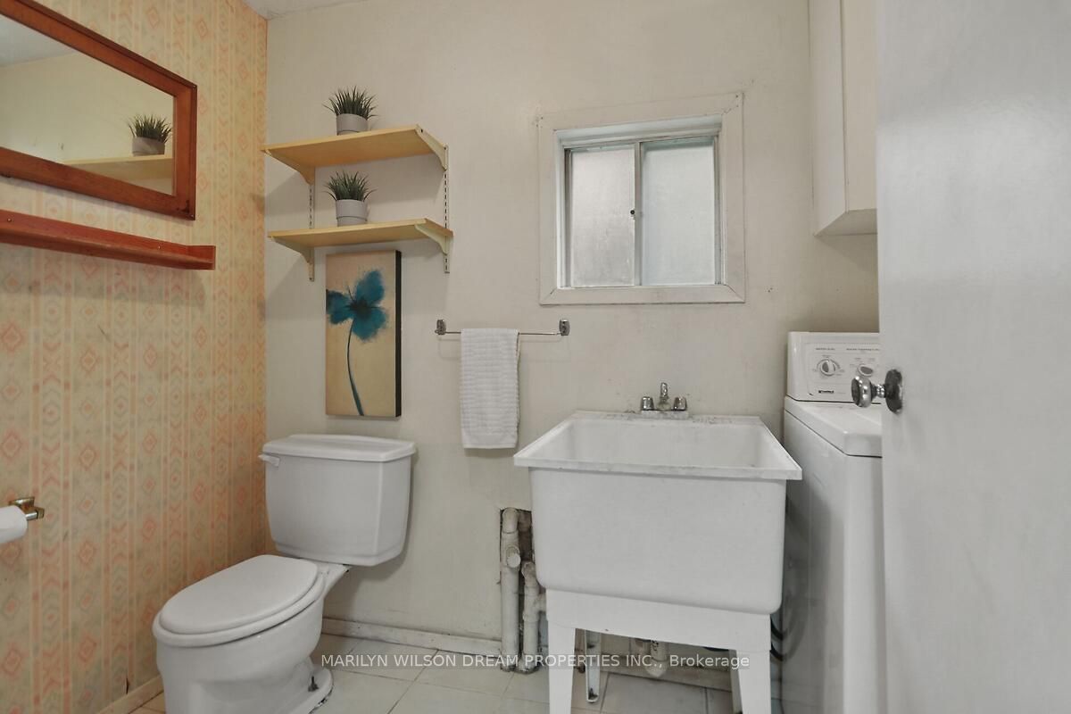 3089 Barlow Crescent Property Photo 16