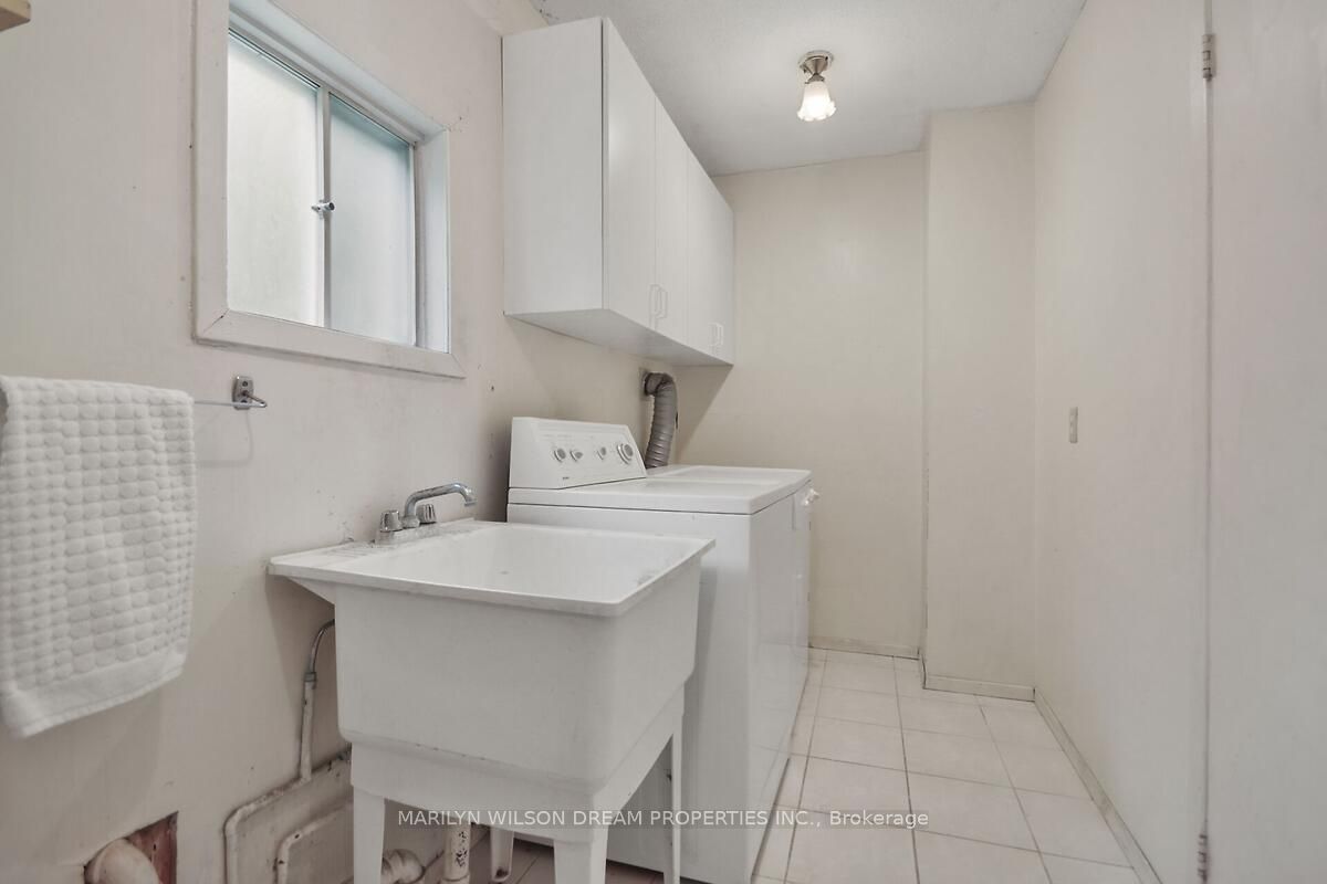 3089 Barlow Crescent Property Photo 17