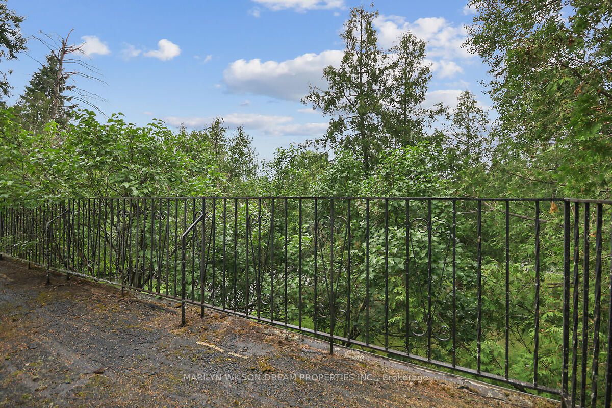 3089 Barlow Crescent Property Photo 34