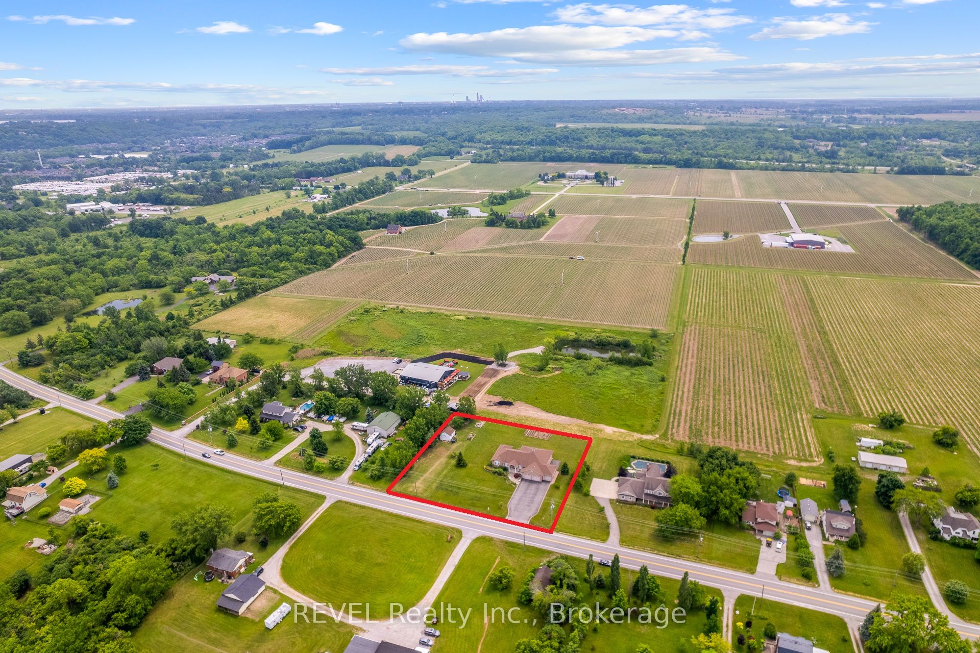 925 Queenston Road Property Photo 6