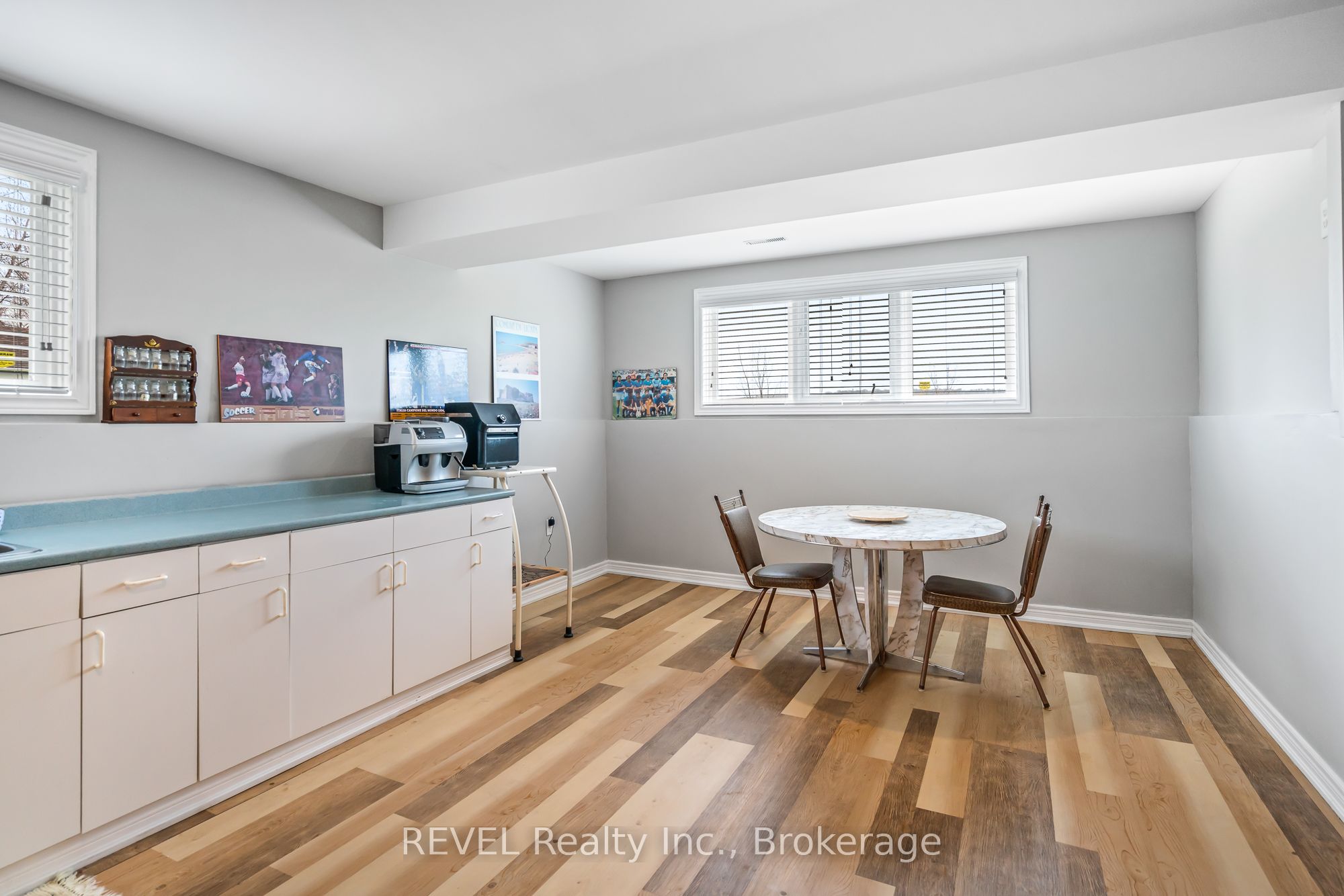 925 Queenston Road Property Photo 33