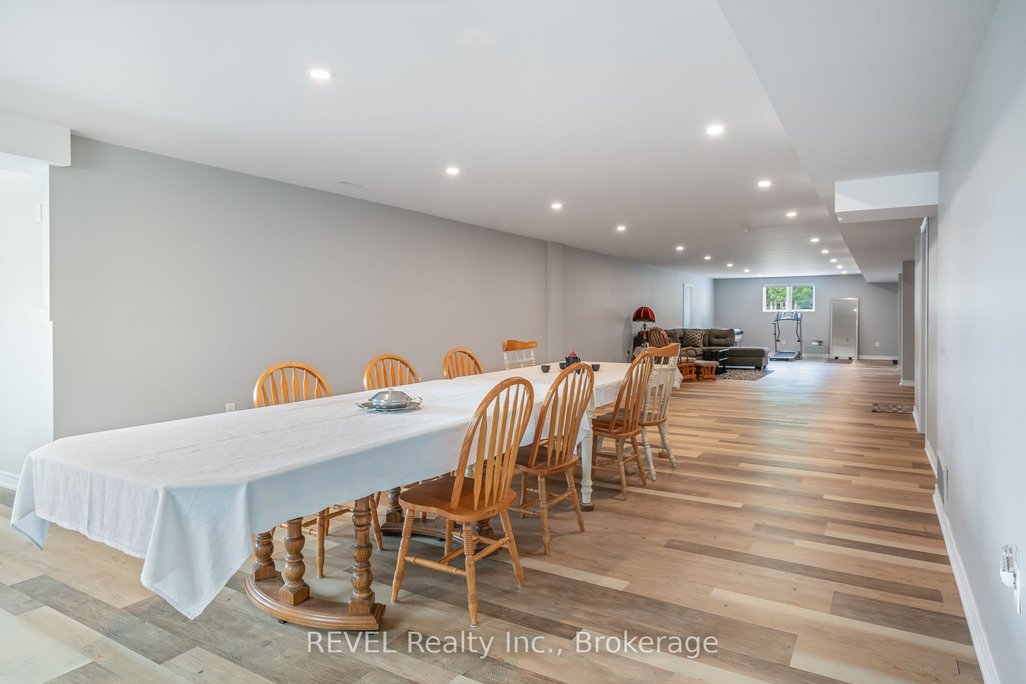 925 Queenston Road Property Photo 37