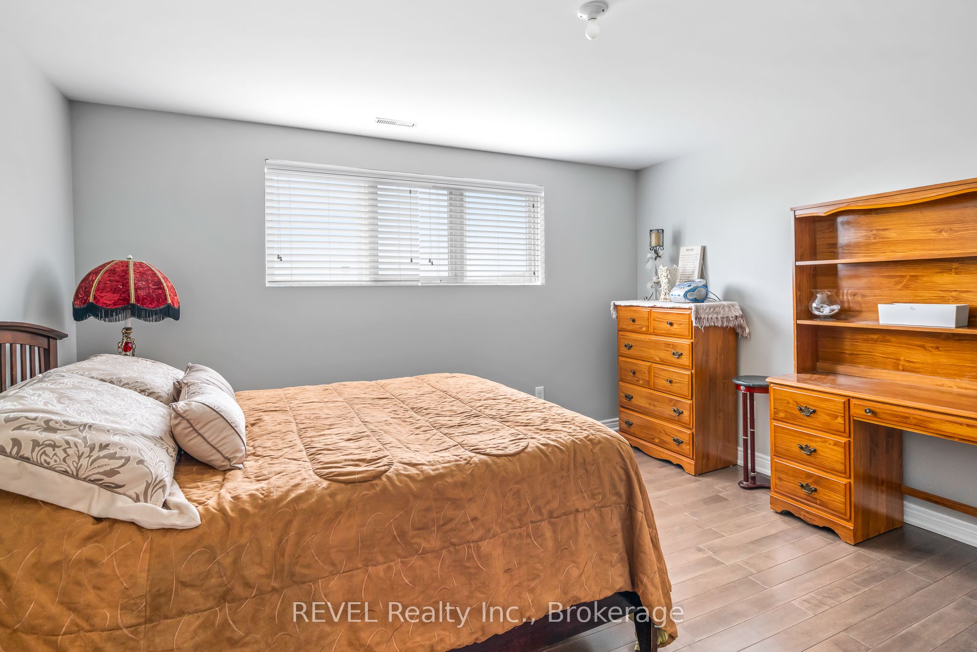 925 Queenston Road Property Photo 38