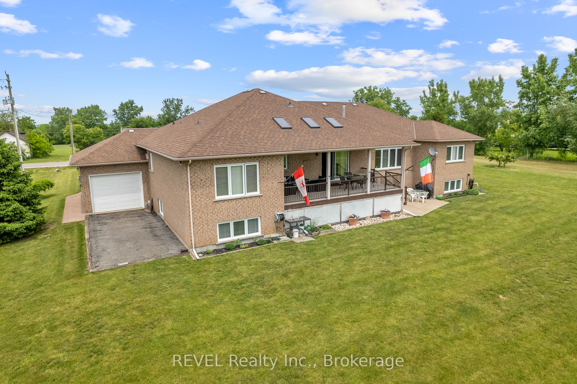 925 Queenston Road Property Photo 40