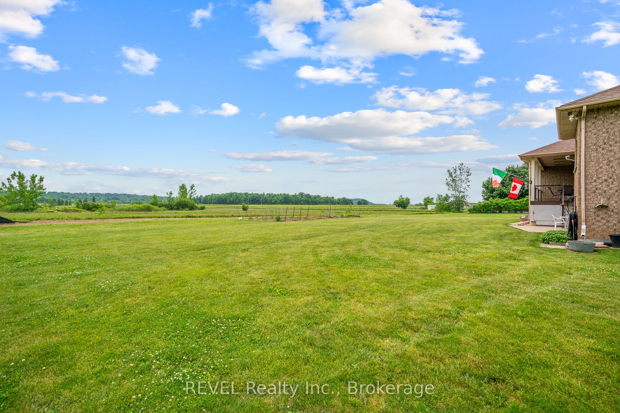 925 Queenston Road Property Photo 44