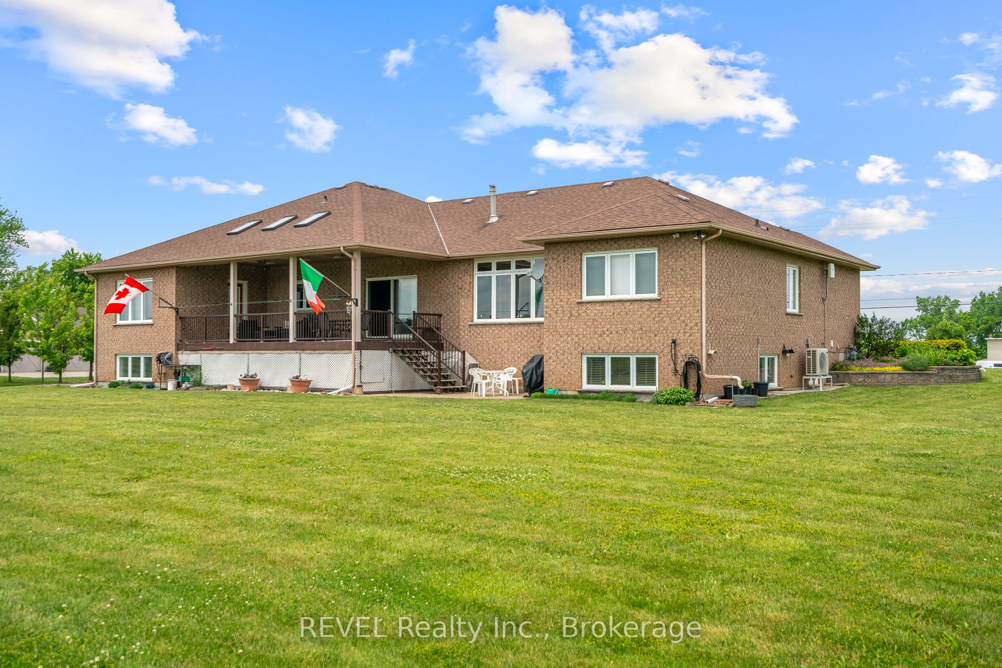 925 Queenston Road Property Photo 45