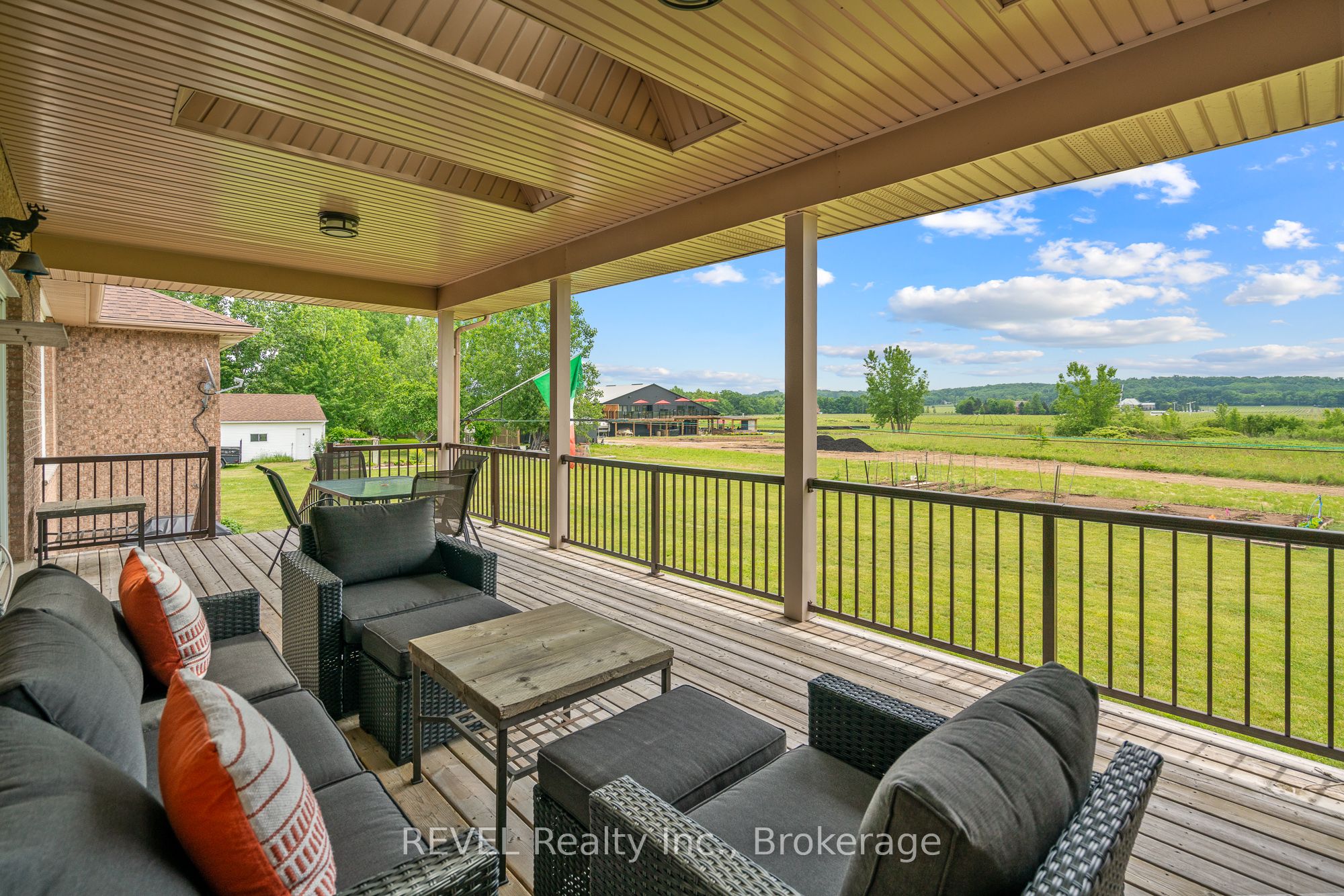 925 Queenston Road Property Photo 47